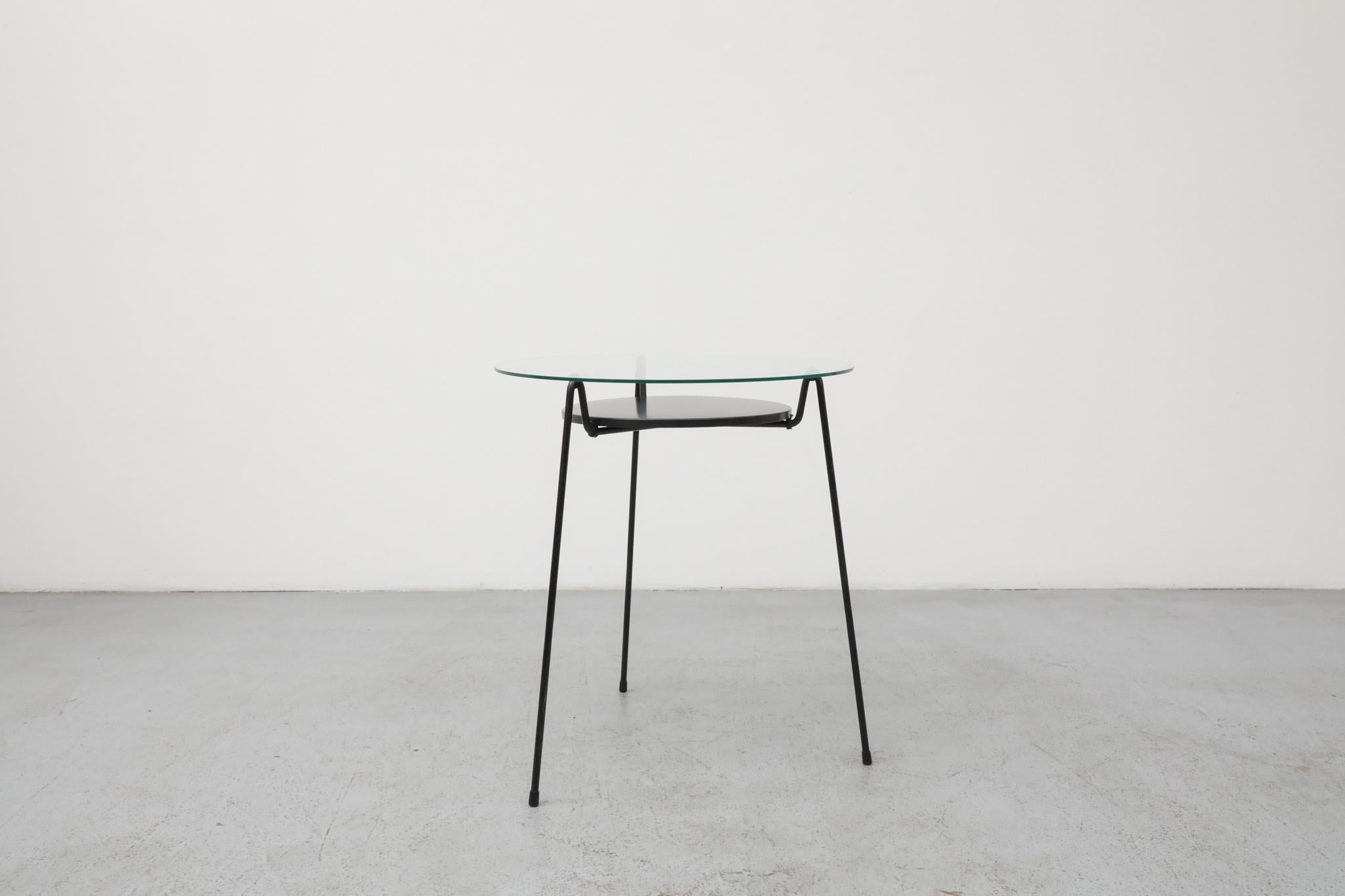 Wim Rietveld Mesa mosquitera extra alta con bandeja negra, Gispen, Países Bajos 1953 Esmaltado en venta