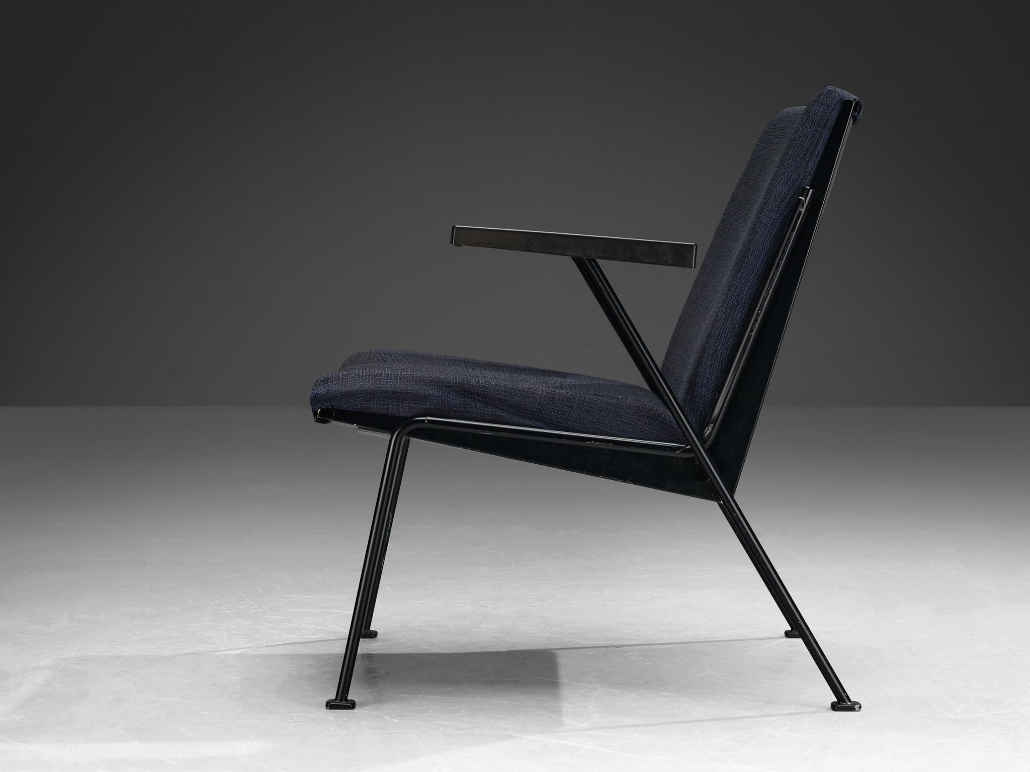 Wim Rietveld for Ahrend De Cirkel 'Oase' Lounge Chair in Blue Upholstery  For Sale 1
