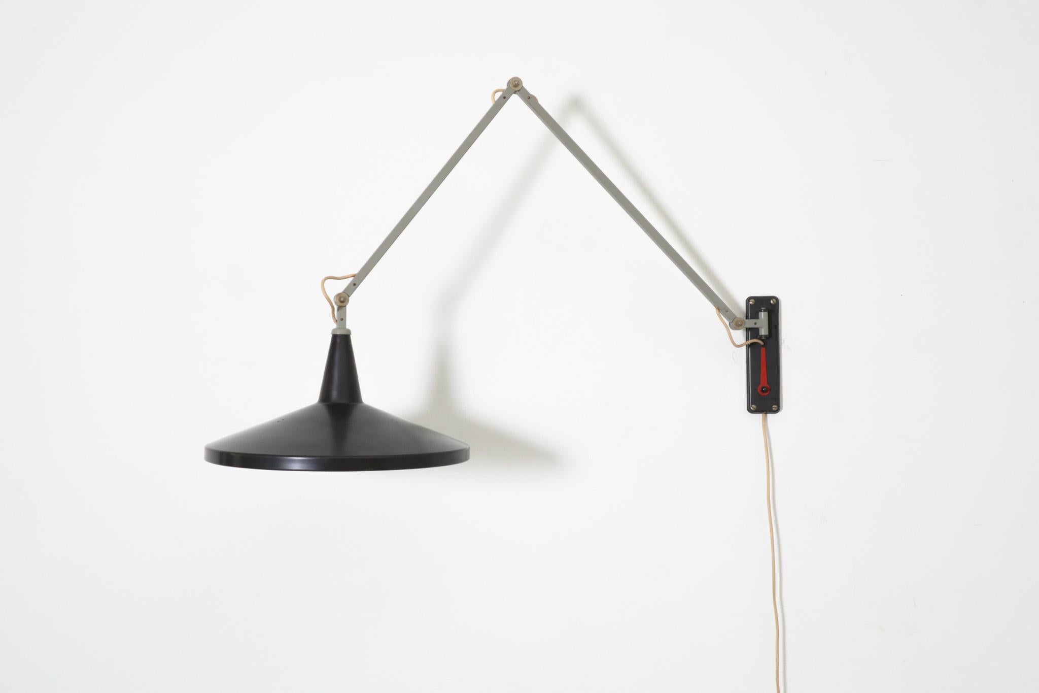 Wim Rietveld  Wandleuchte „Modell 4050“ oder „Panama“ aus schwarz emailliertem Metall im Angebot 2