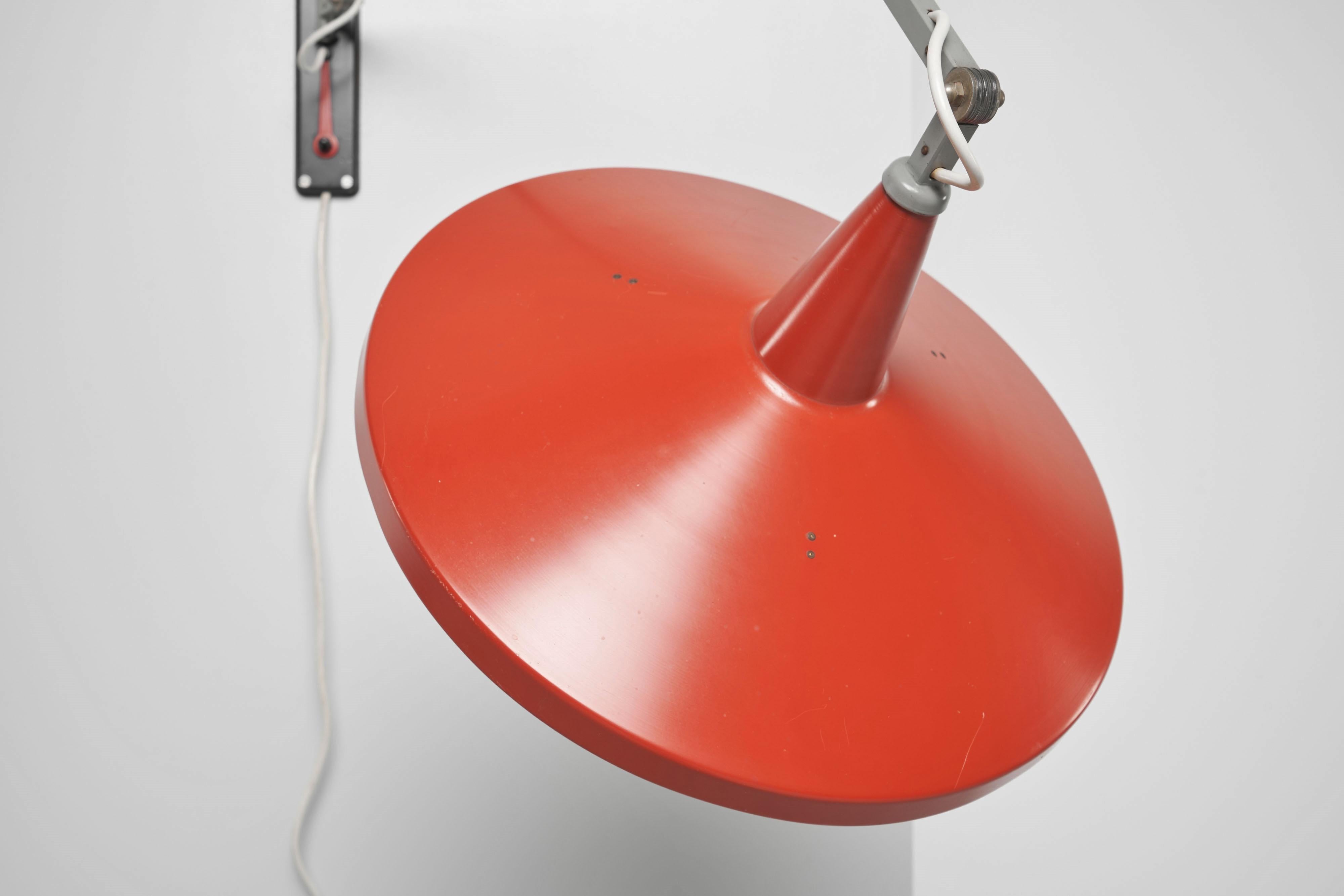 Wim Rietveld panama wall lamp 4050 Gispen 1955 red For Sale 2