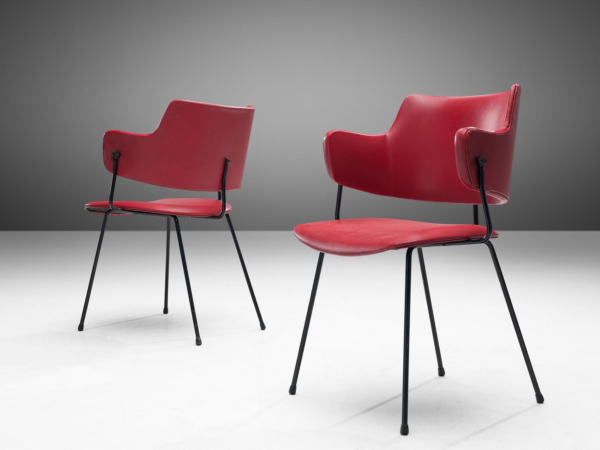 Wim Rietveld & Willem Gispen pour Kembo, chaises de salle à manger modèle '205', similicuir, métal, Pays-Bas, design 1954.

La chaise '205' est une création de Wim Rietveld et W.H. Gispen de 1954, fabriqué par Kembo. Le dossier présente une forme