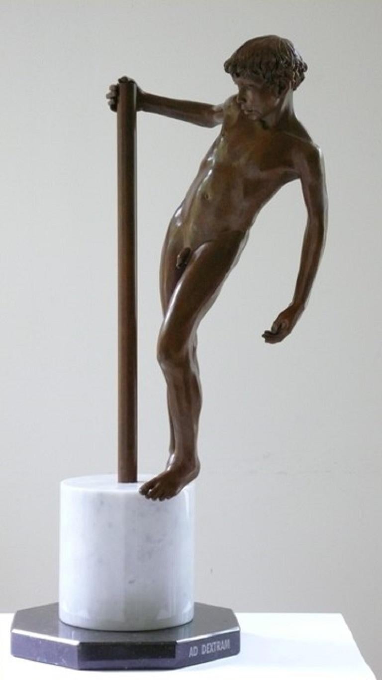 Ad D Extram Bronze-Skulptur, Akt, Junge, männliche Figur, Marmorstein, Marmorstein  – Sculpture von Wim van der Kant
