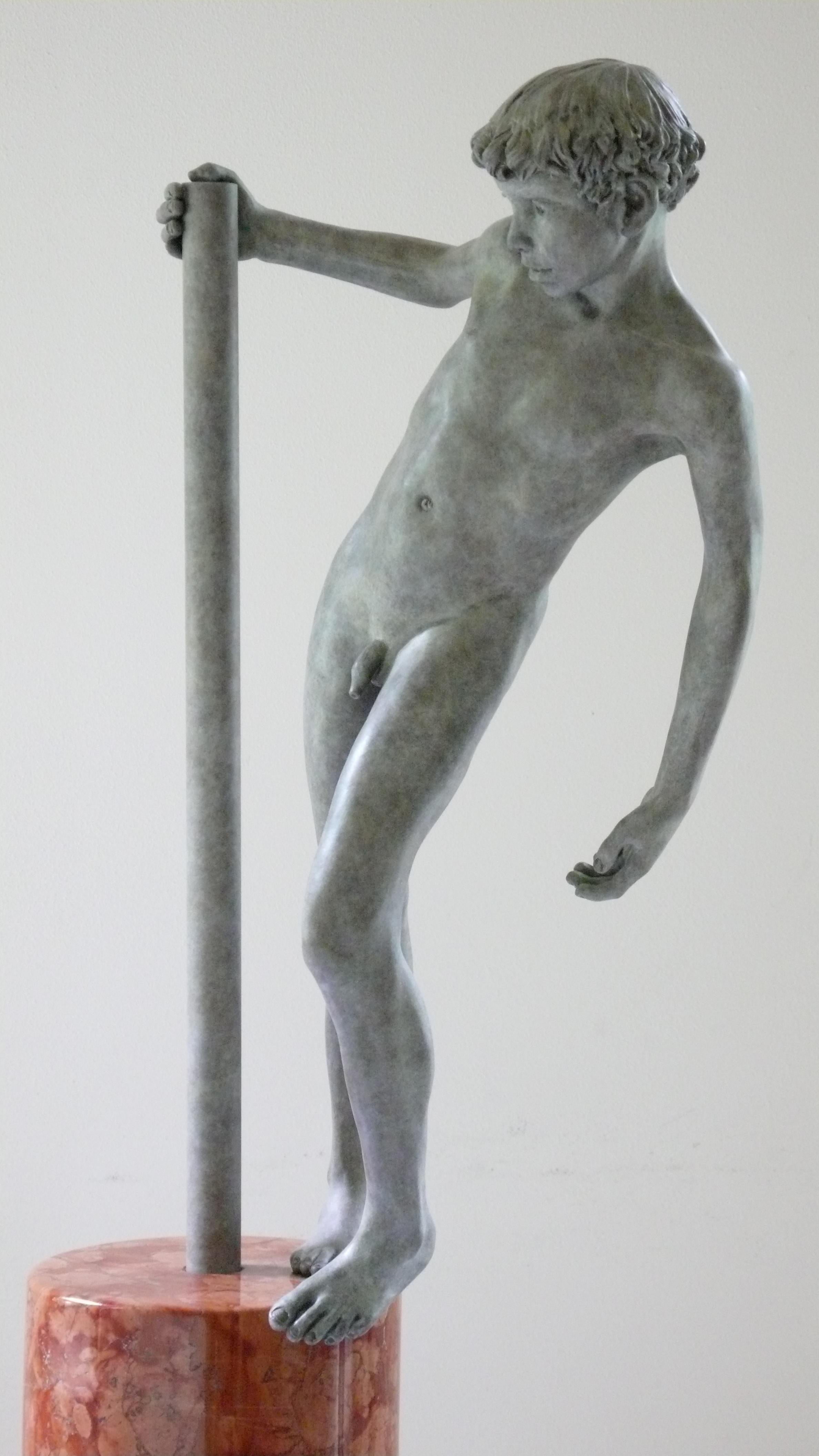 Ad Dextram Escultura de Bronce Niño Desnudo Figura Masculina Mármol Piedra 

Wim van der Kant (1949, Kampen) es un artista autodidacta. Junto a su ajetreada profesión de profesor de instituto, ejerce intensamente la de escultor. Sólo cuando su