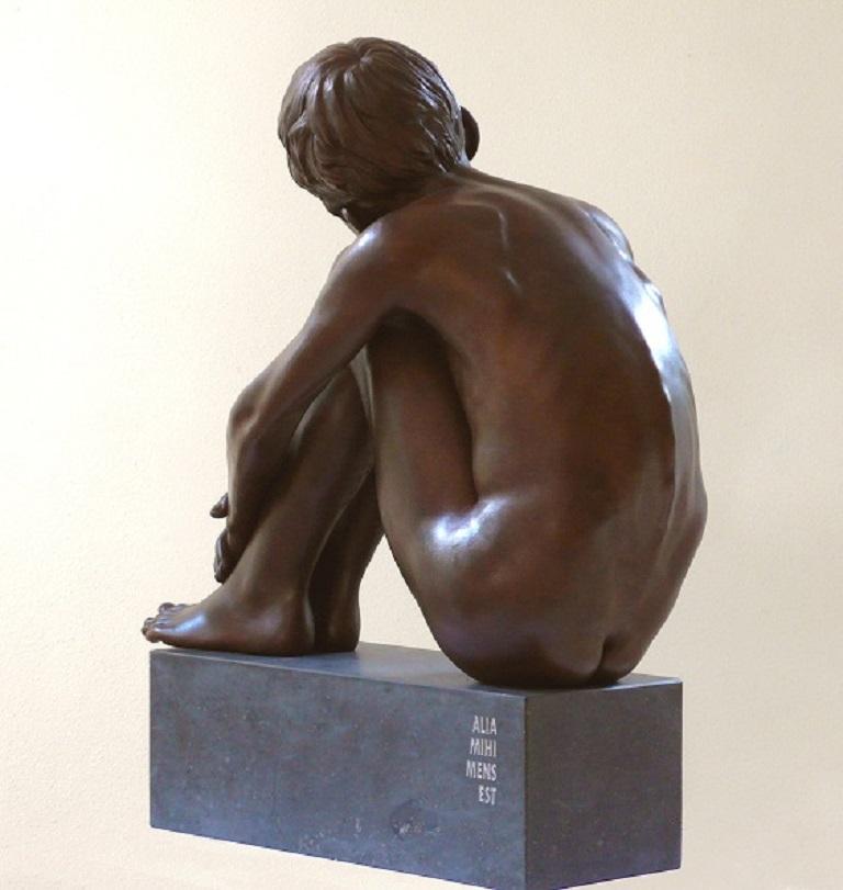 Alias Mihi Mens Est Bronzeskulptur Zeitgenössischer Nackter Junge Marmor Stone

Wim van der Kant (1949, Kampen) ist ein autodidaktischer Künstler. Neben seinem ausgefüllten Beruf als Lehrer an einem Gymnasium übt er intensiv seinen Beruf als