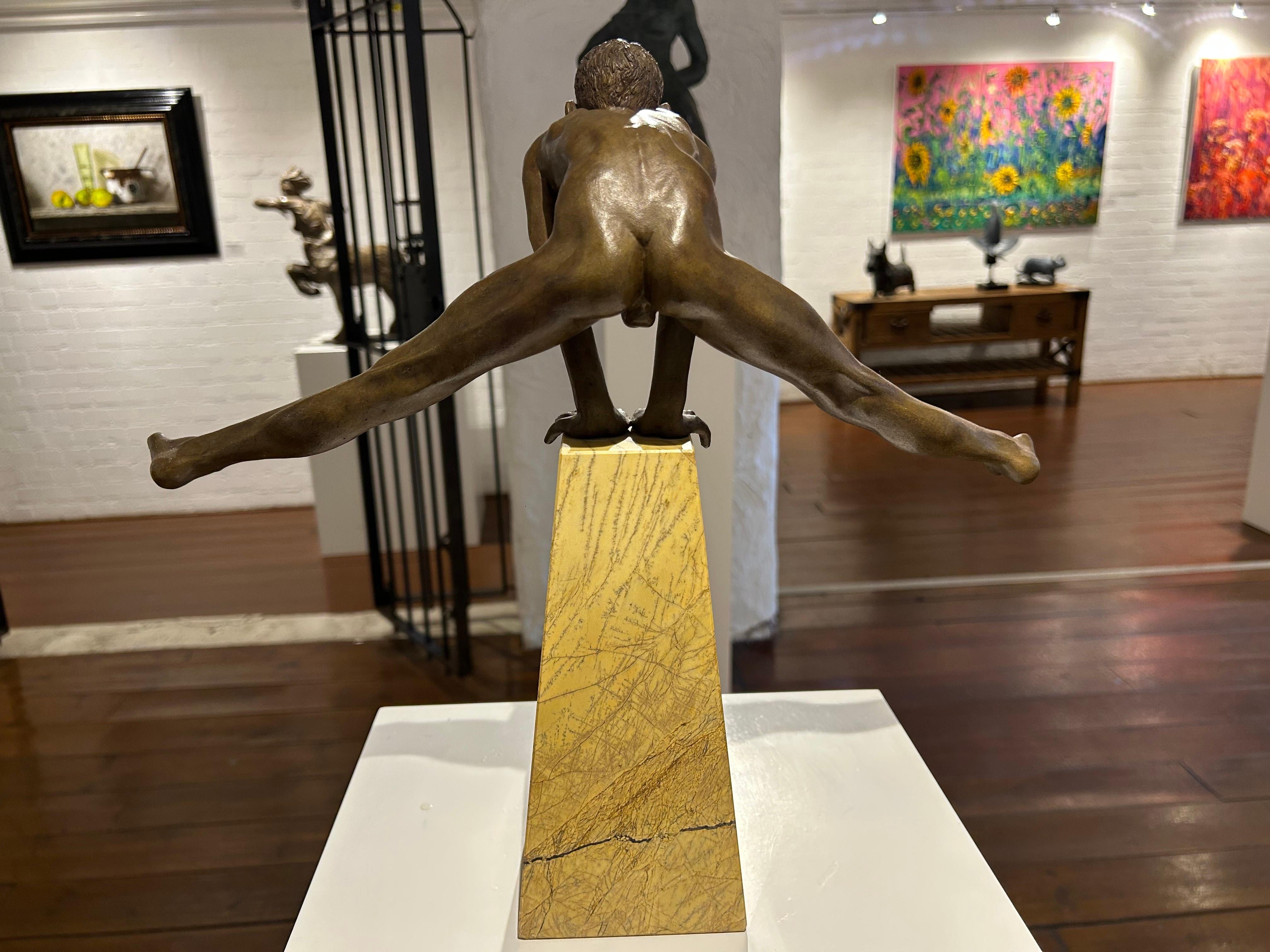 Ausum Bronzo Scultura Contemporanea Pietra Marmo Ragazzo Nudo Figura Maschile in vendita 1