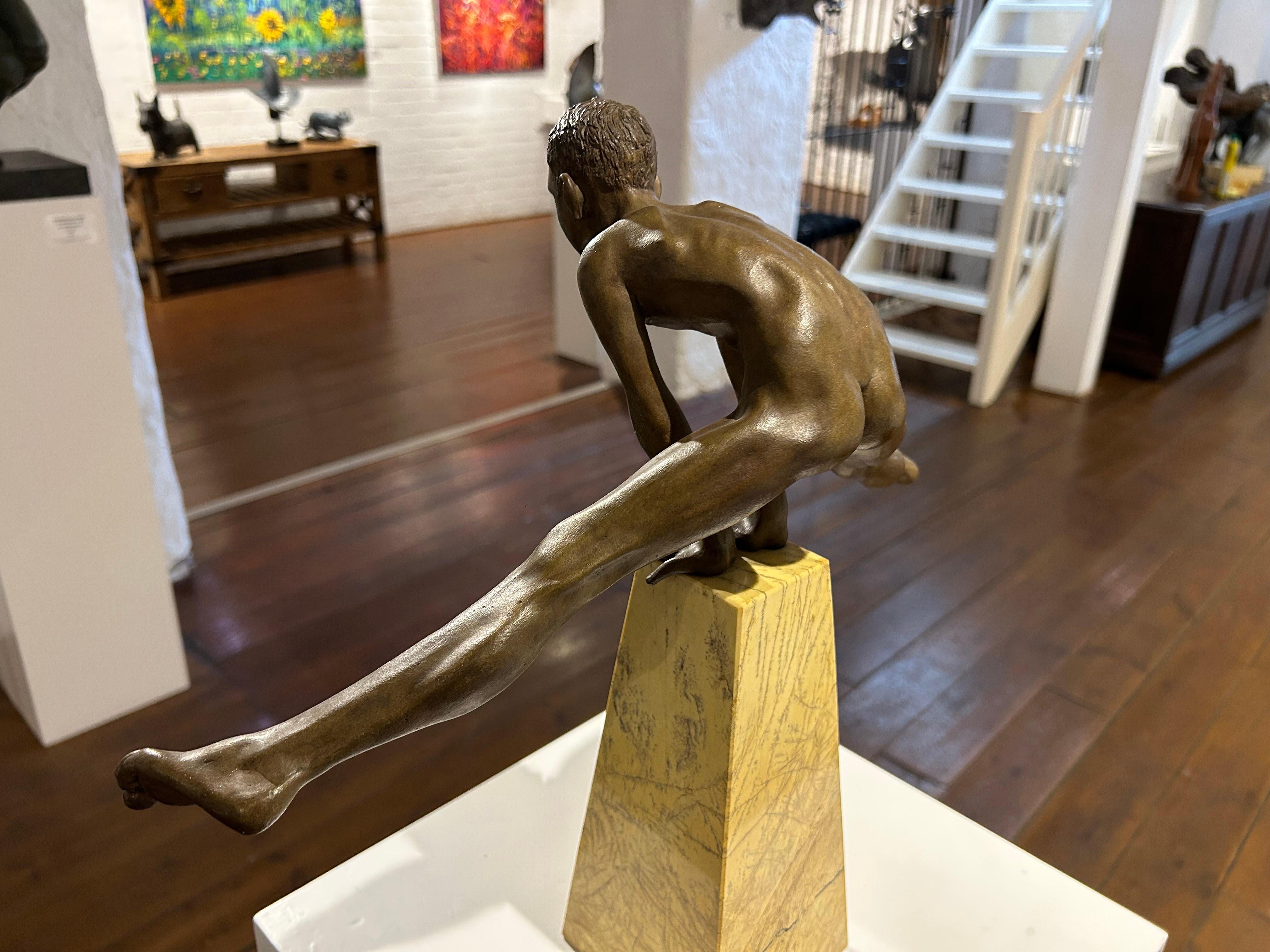 Ausum Bronzo Scultura Contemporanea Pietra Marmo Ragazzo Nudo Figura Maschile in vendita 3