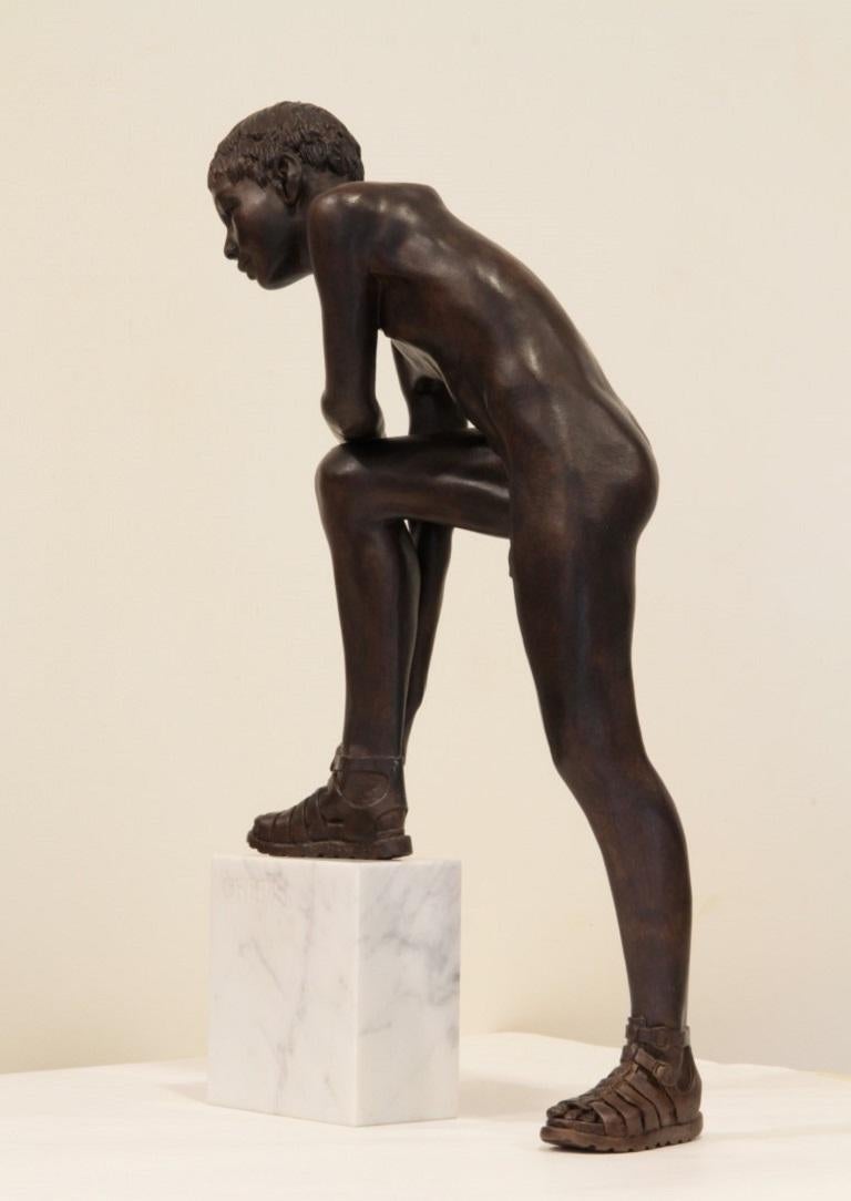 Crepis Bronze-Skulptur, Akt, männliche Figur, Marmorstein (Zeitgenössisch), Sculpture, von Wim van der Kant