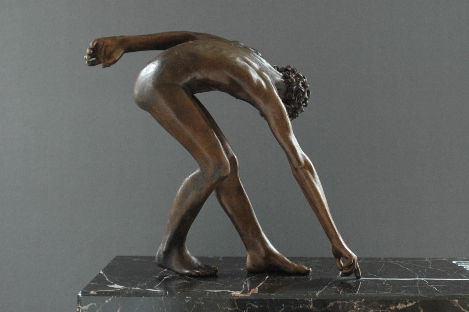 Duco Lineam Bronze-Skulptur Junge Männlich Nackt Figur Marmor (Zeitgenössisch), Sculpture, von Wim van der Kant