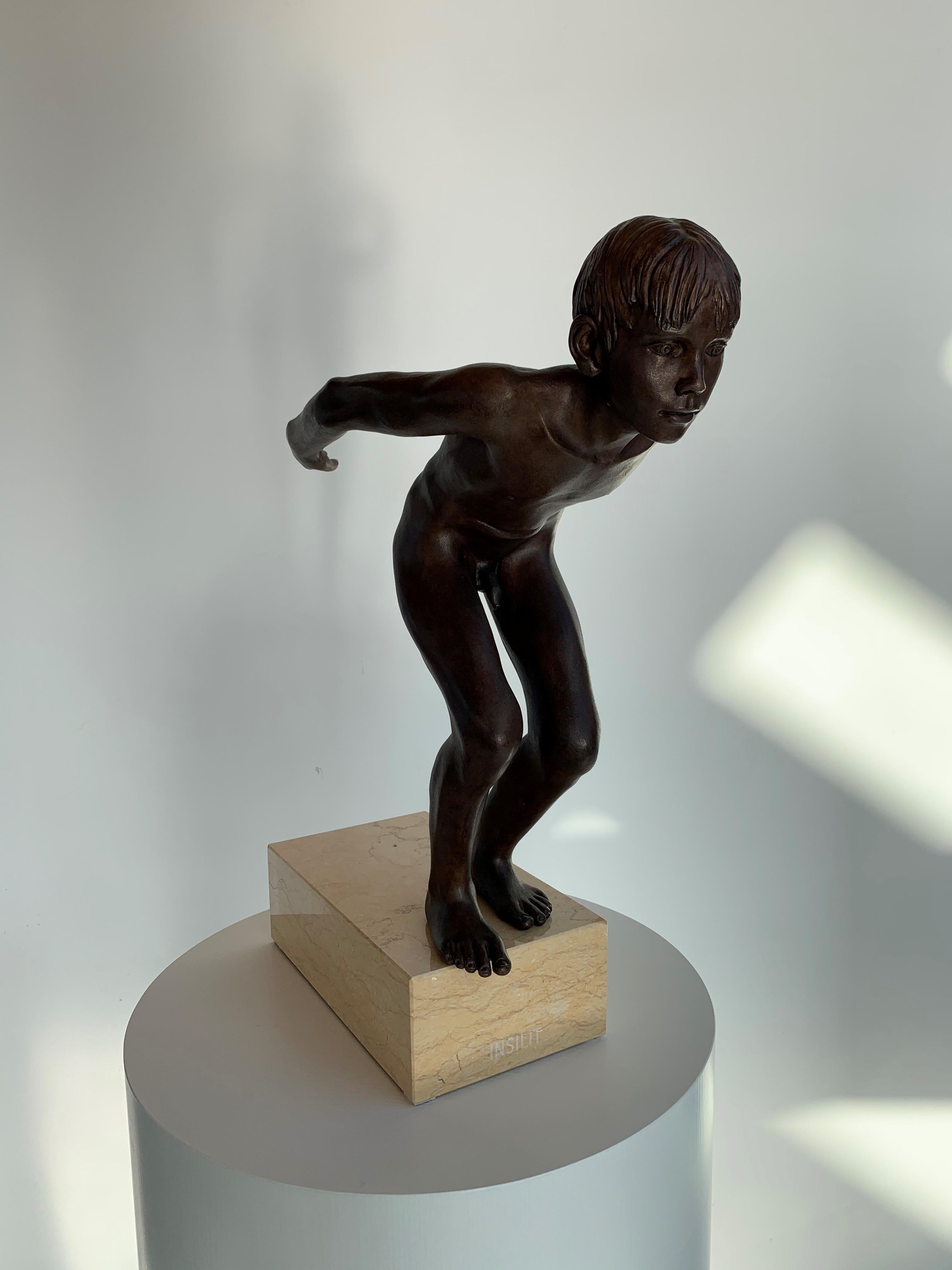 Insilit Bronze Marmor Stein Nude Contemporary Skulptur Junge Springen Auf Lager  (Zeitgenössisch), Sculpture, von Wim van der Kant