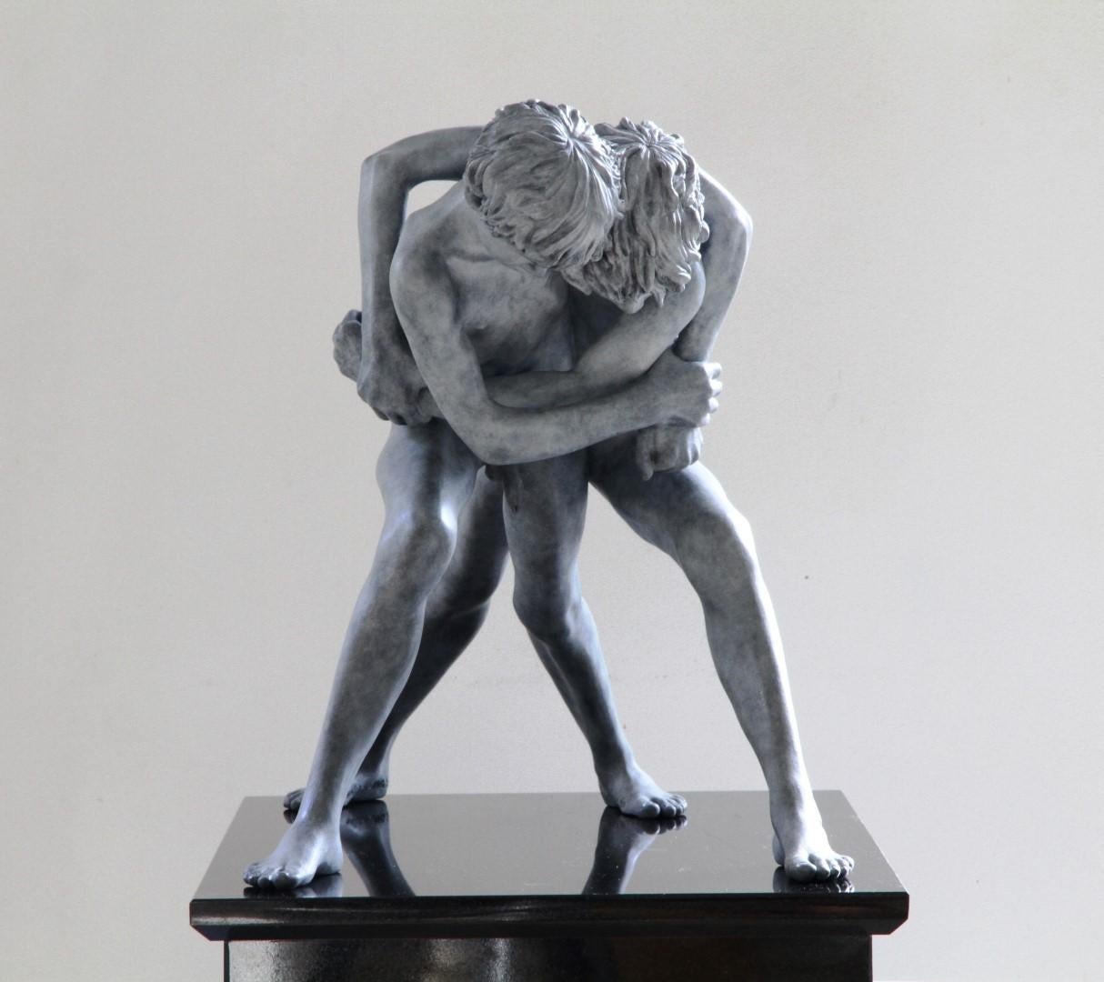Bronze-Skulptur „Nackter Junge“, männliche Figur, Marmorstein, „Tatatio“ (Gold), Nude Sculpture, von Wim van der Kant