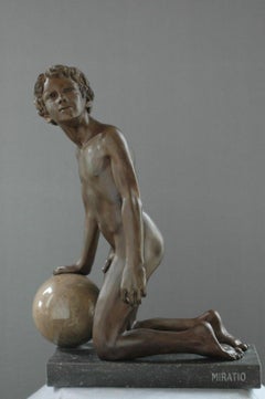 Miratio Bronzeskulptur Akt männliche Figur Junge, Miratio