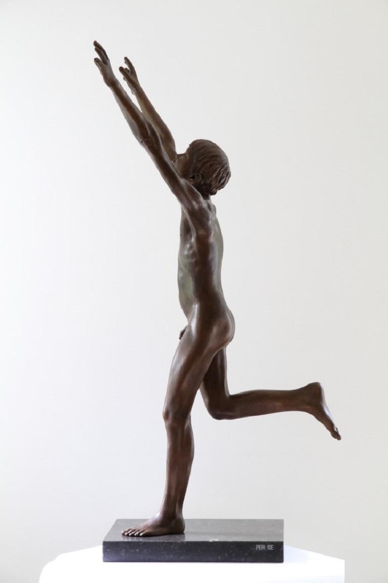 Per Se Bronze Contemporary Sculpture Nude Boy Male Figure Marble Stone (Gold), Figurative Sculpture, von Wim van der Kant