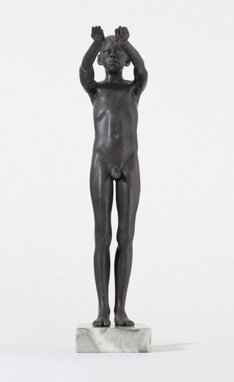 Wim van der Kant Nude Sculpture – Volo Standender männlicher Akt-Skulptur-Figur aus Bronze, Junge, auf Lager