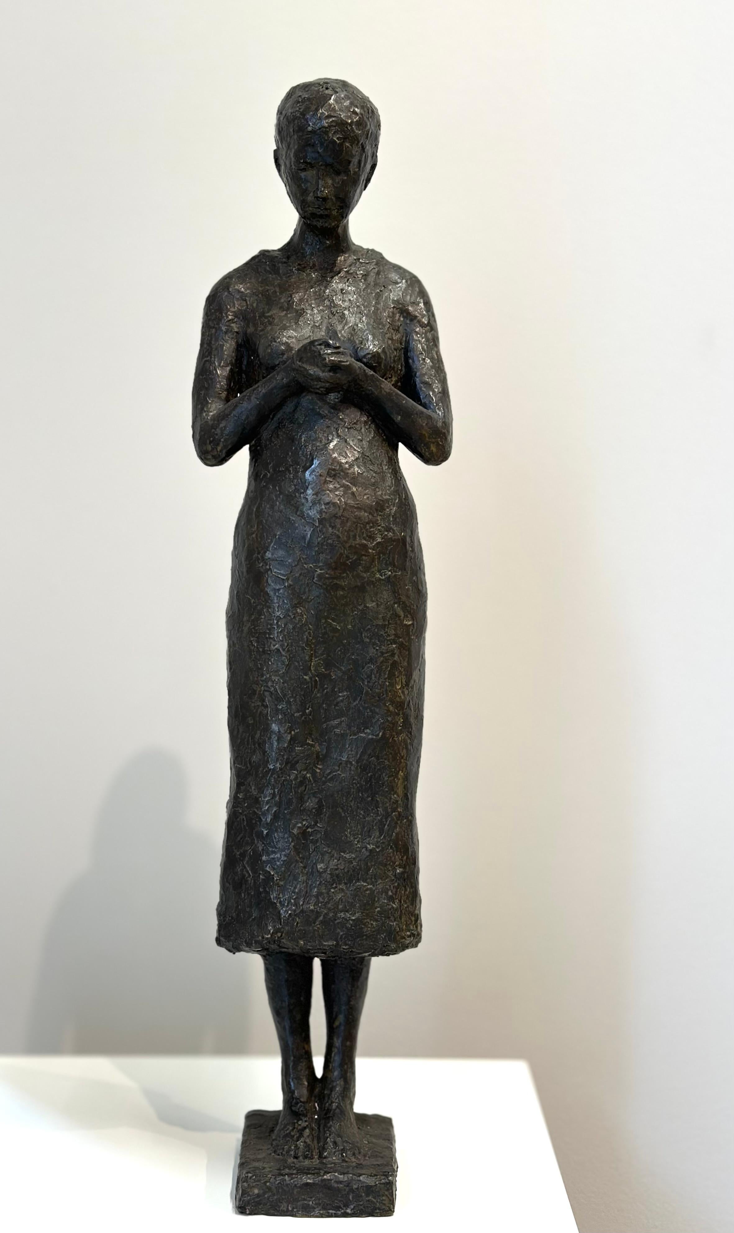 Daniëlle- 21st Century Bronze Sculpture of a sitting Young Girl For Sale 1