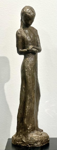 Jessie – Bronzeskulptur eines jungen Mädchens aus dem 21. Jahrhundert