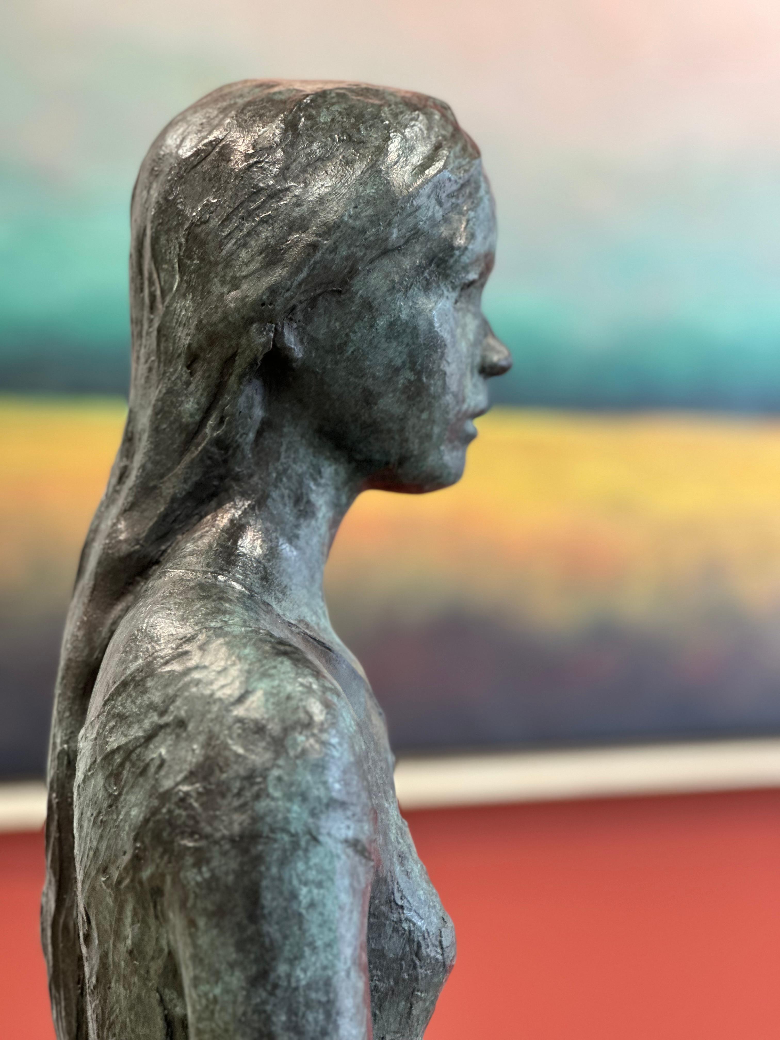 Lotte- 21st Century Bronze Sculpture of a sitting Young Girl For Sale 1