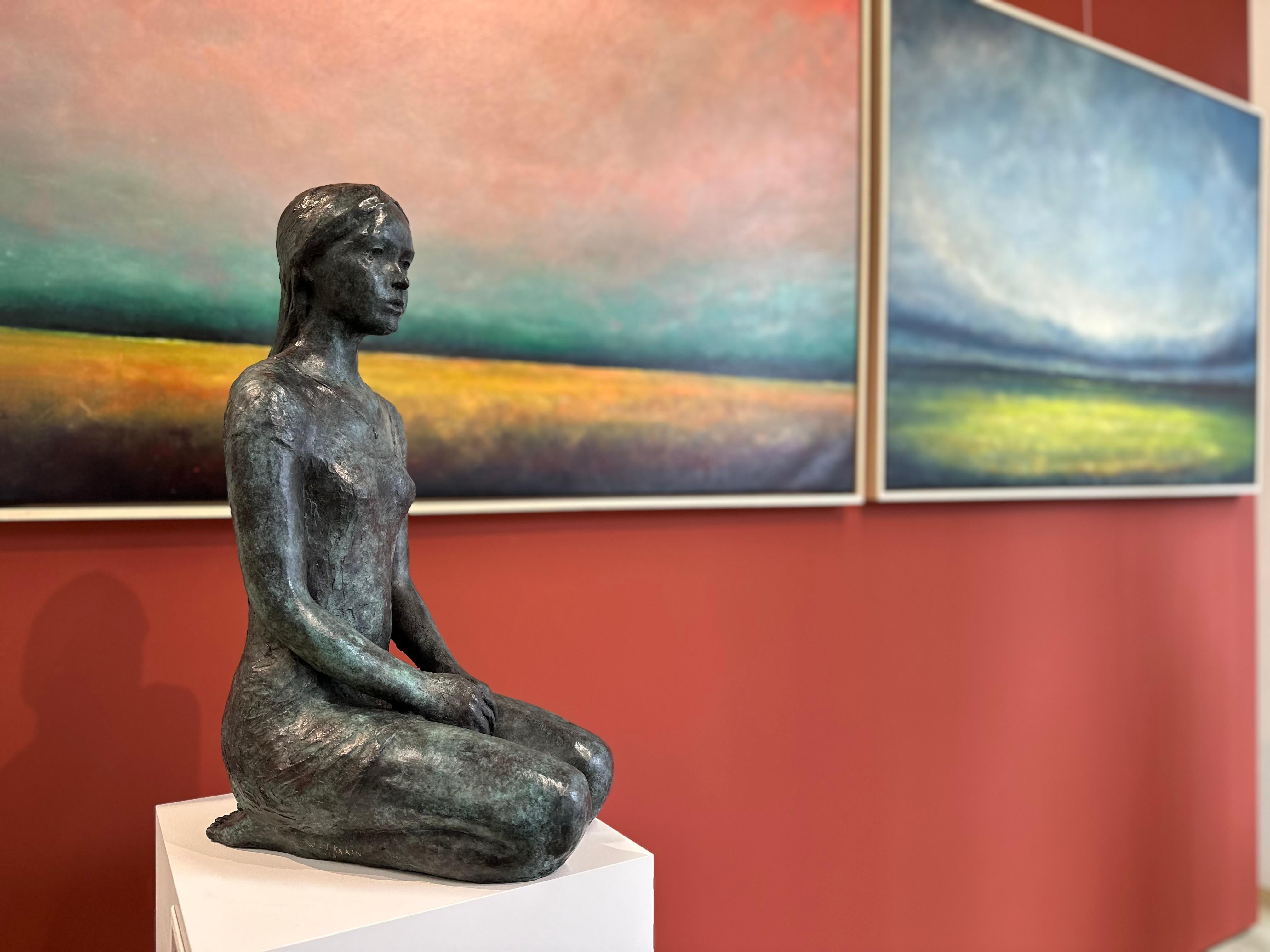 Lotte- 21st Century Bronze Sculpture of a sitting Young Girl For Sale 2