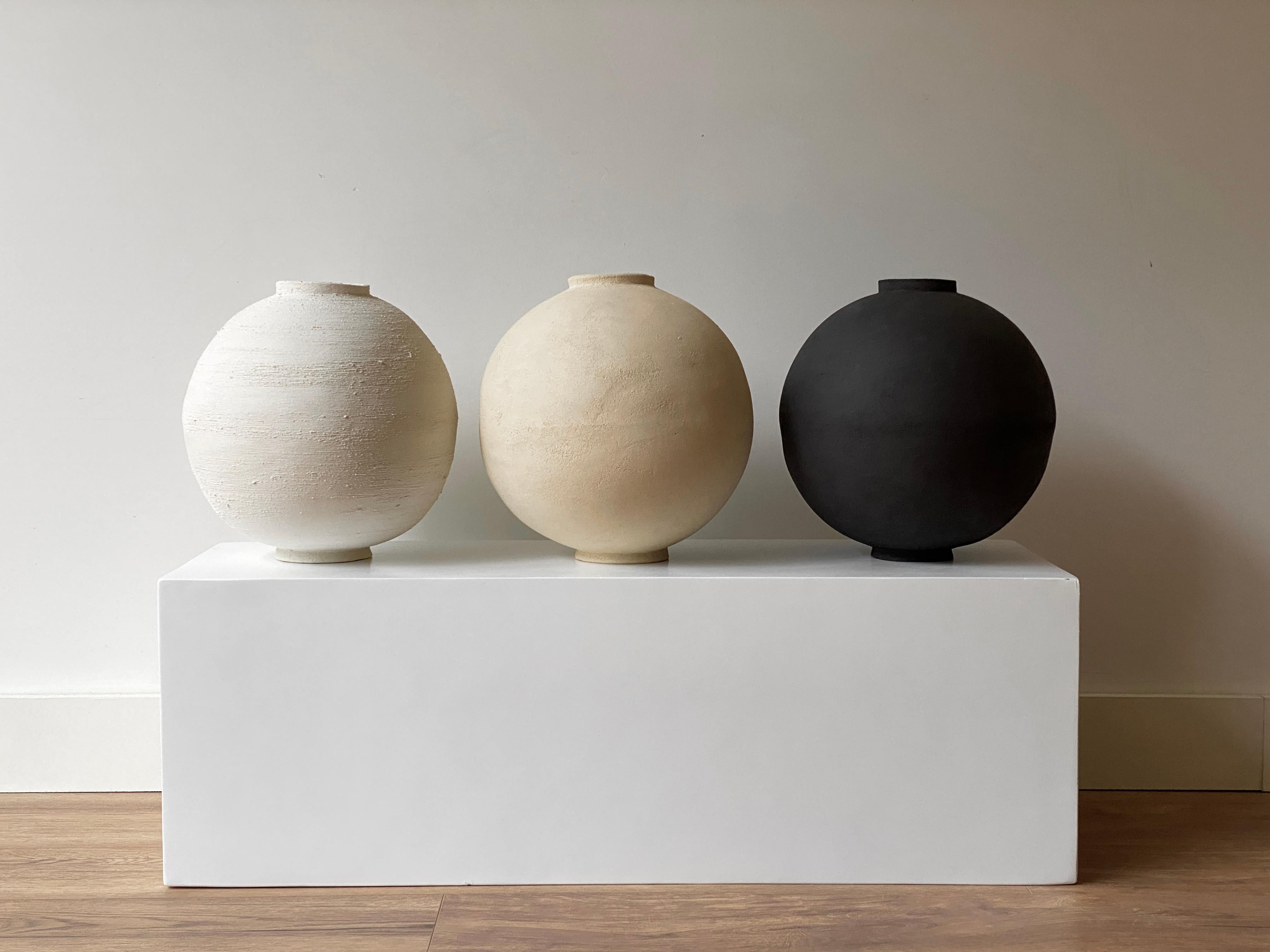 Wind Moon Jar by Laura Pasquino In New Condition In Geneve, CH