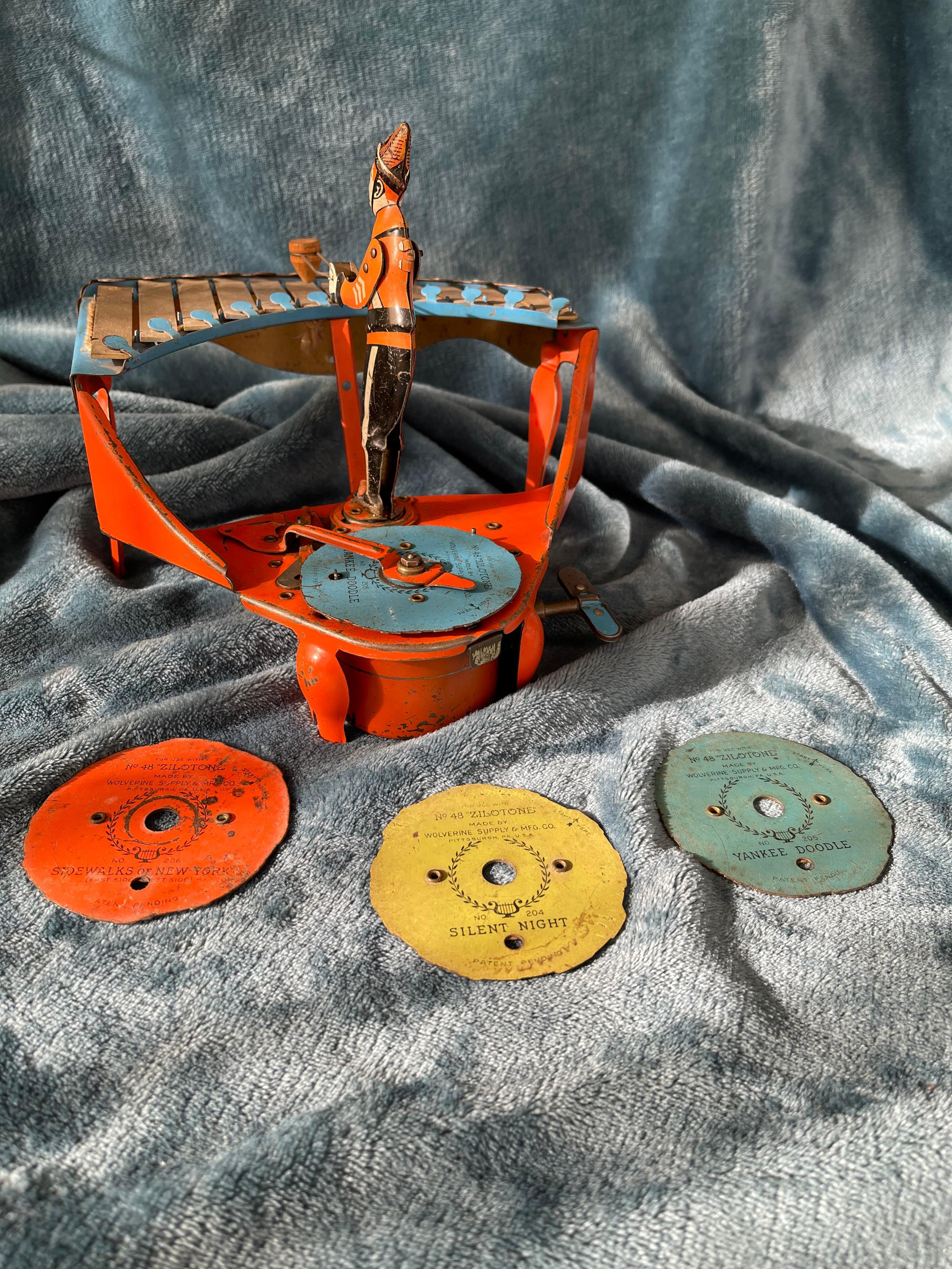 American Wind Up Musical Toy 'Zilotone', Clown Playing Xylophone, Wolverine Co. 1930's