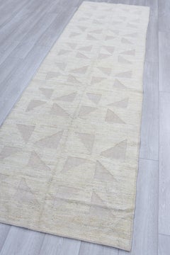 Windmill Pattern Tulu White