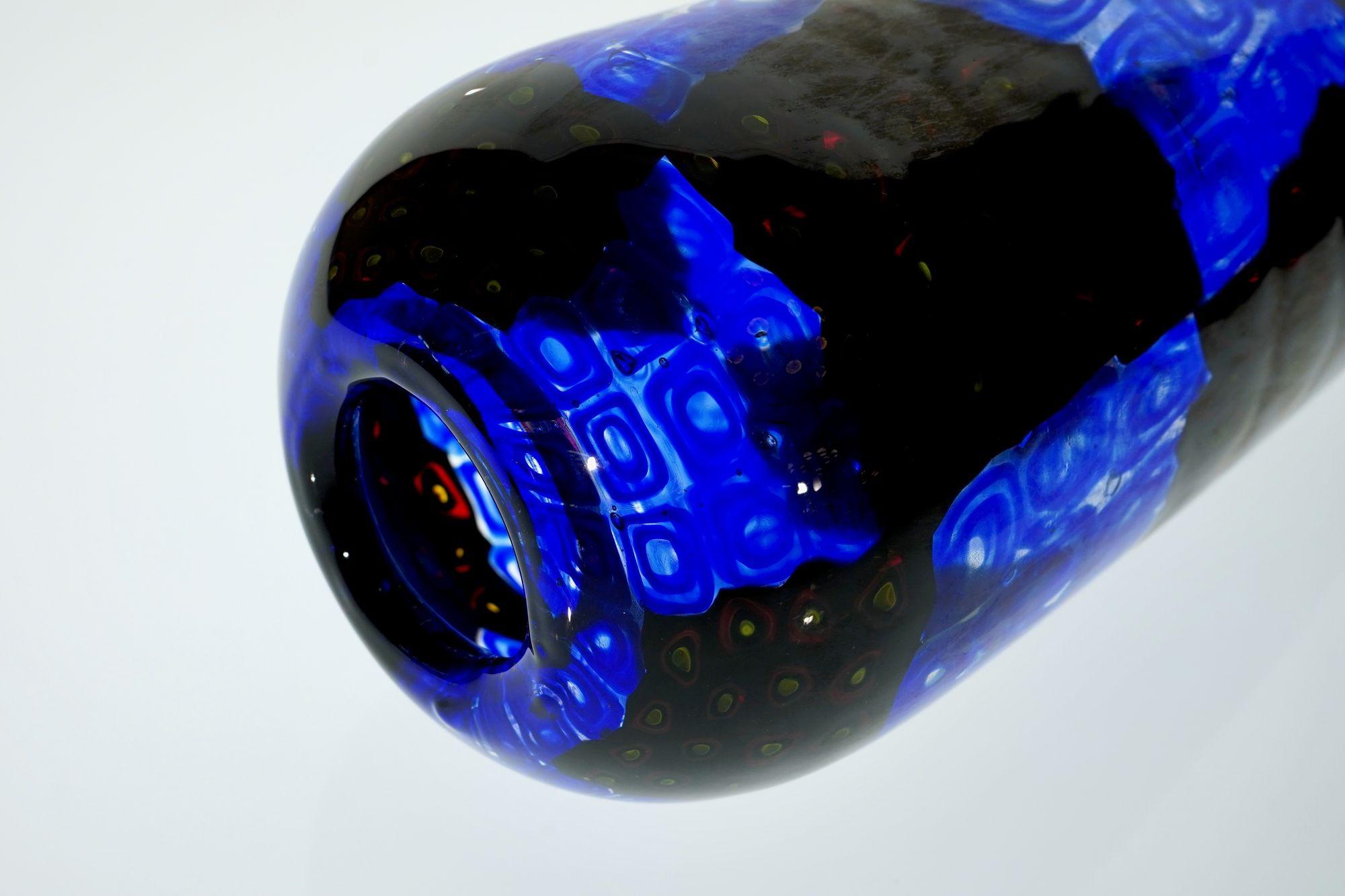 Vetro artistico Vaso Window Murano in nero e blu in vendita