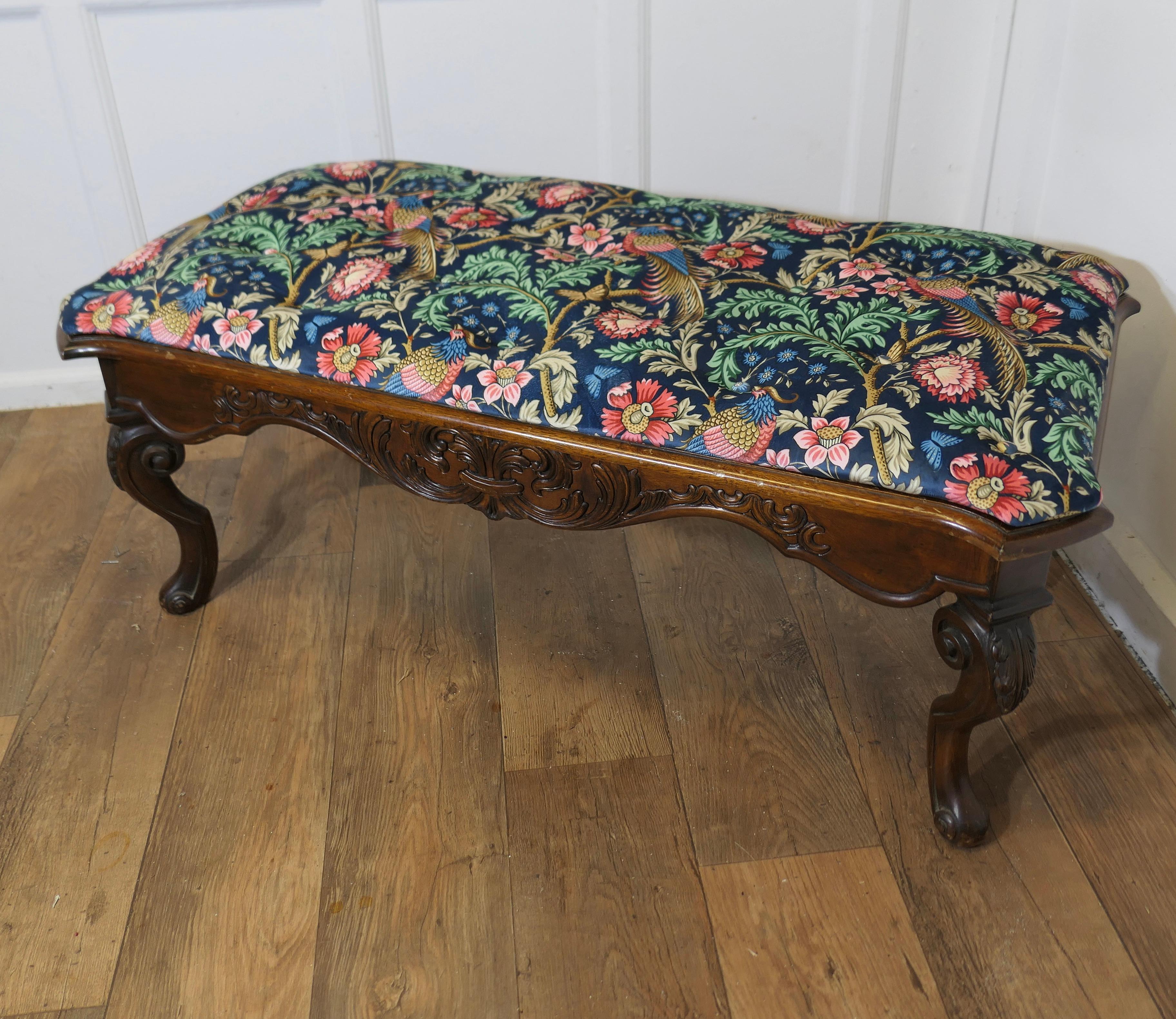 Sgabello da finestra imbottito in velluto Navy Liberty William Morris In condizioni buone in vendita a Godshill, Isle of Wight