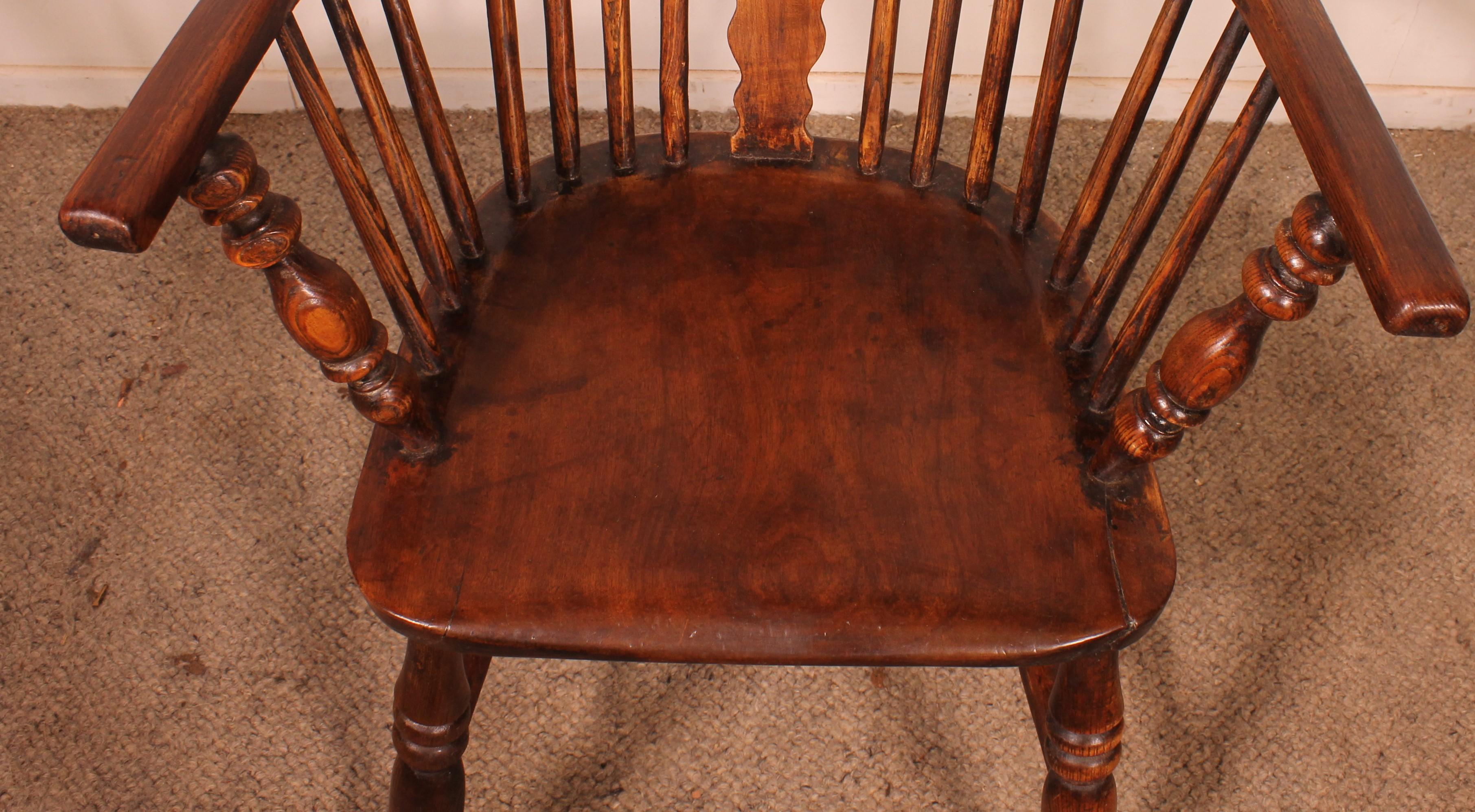 Sillón Windsor de fresno y olmo de principios del siglo XIX en venta 5