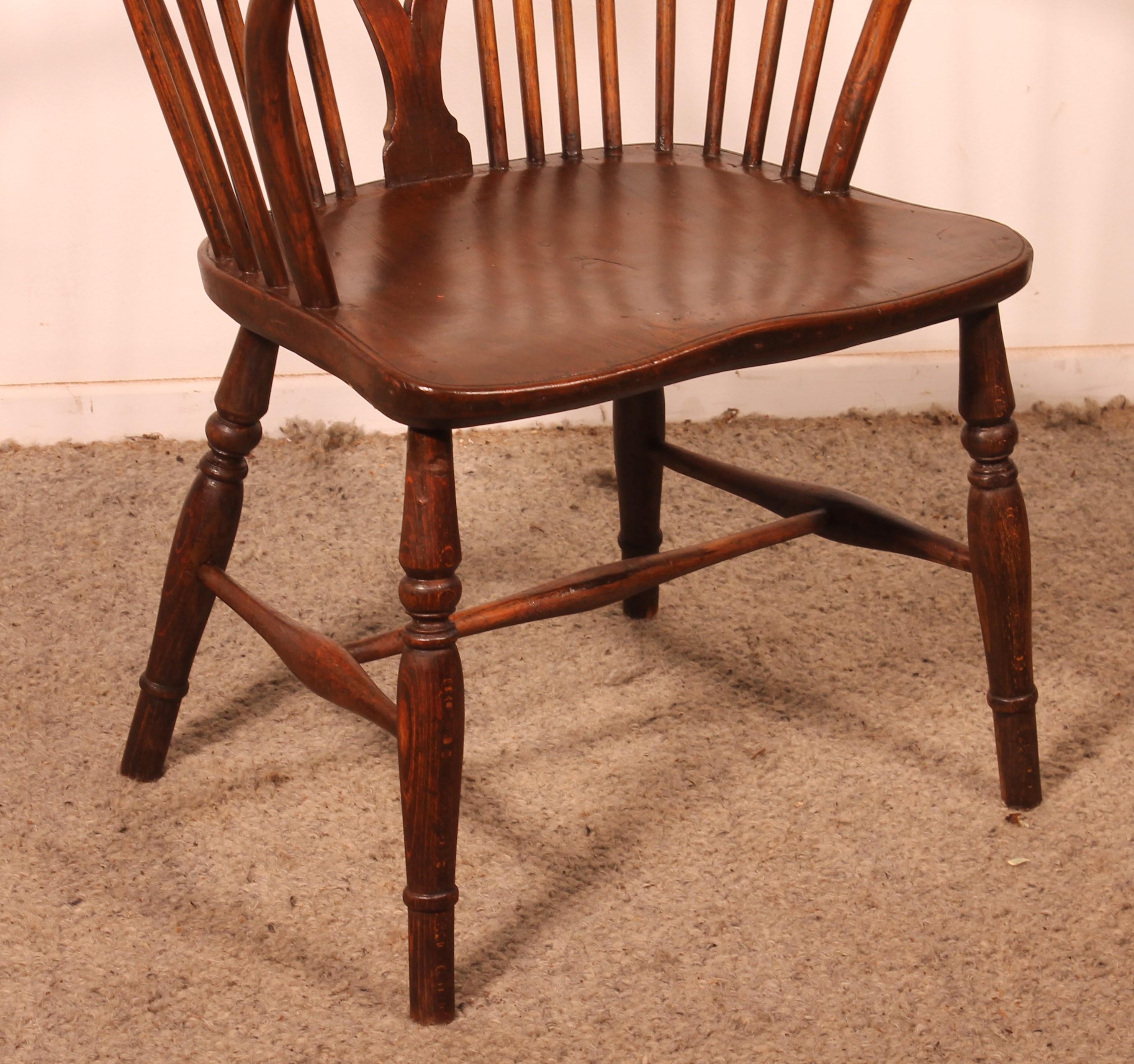 Georgien Fauteuil Windsor en châtaignier et bois d'if - 18ème siècle en vente
