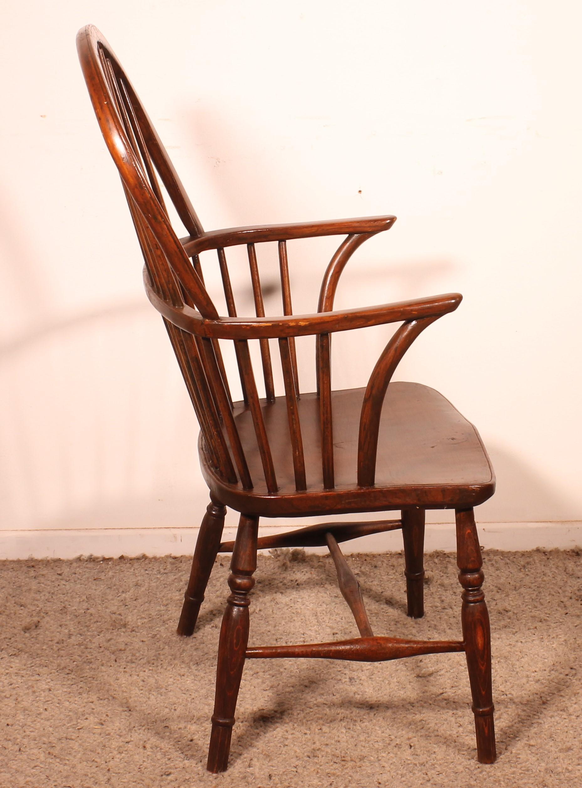Fauteuil Windsor en châtaignier et bois d'if - 18ème siècle Bon état - En vente à Brussels, Brussels