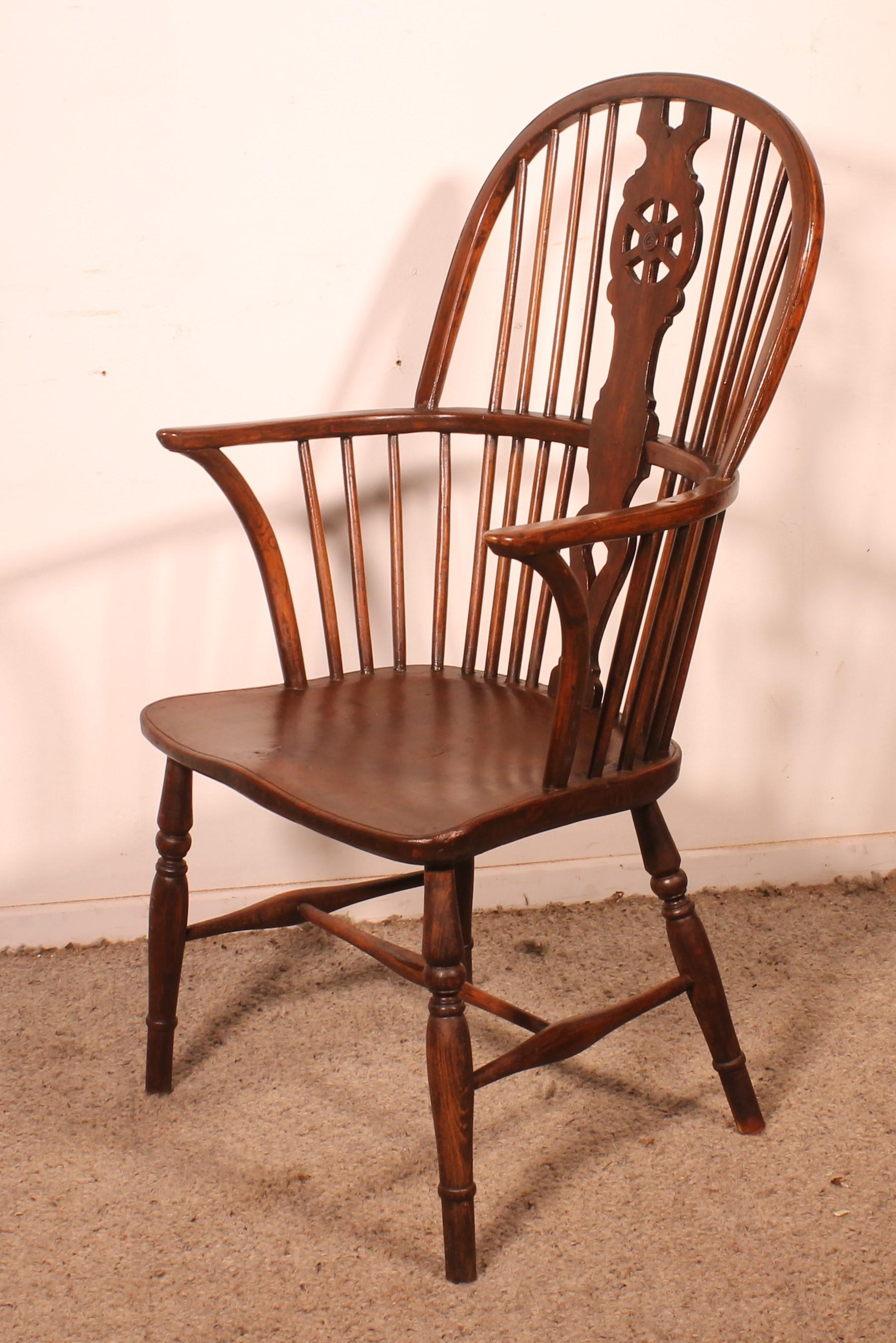Fauteuil Windsor en châtaignier et bois d'if - 18ème siècle en vente 1