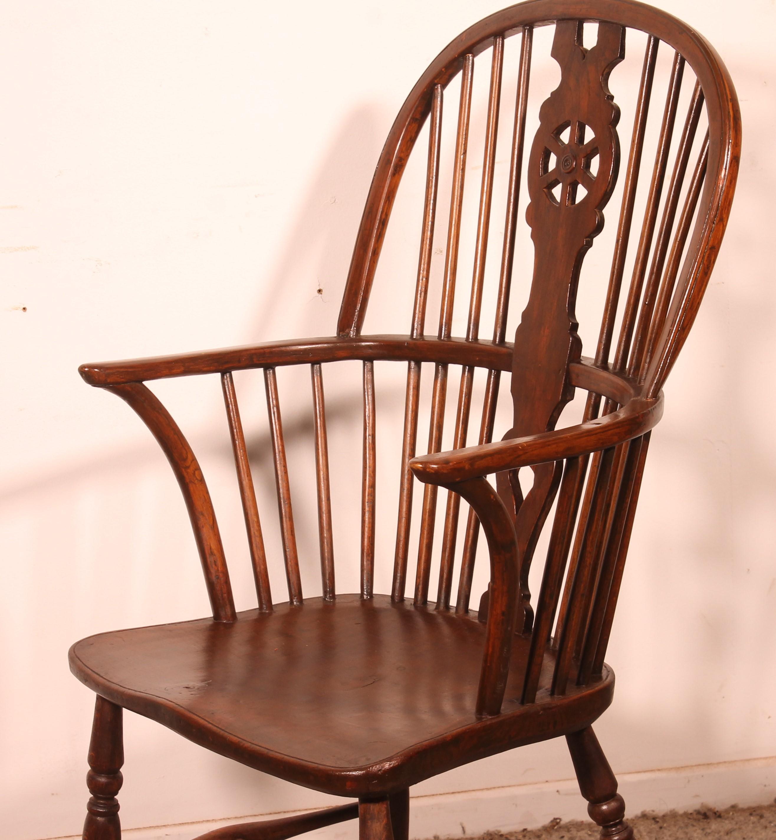 Fauteuil Windsor en châtaignier et bois d'if - 18ème siècle en vente 2