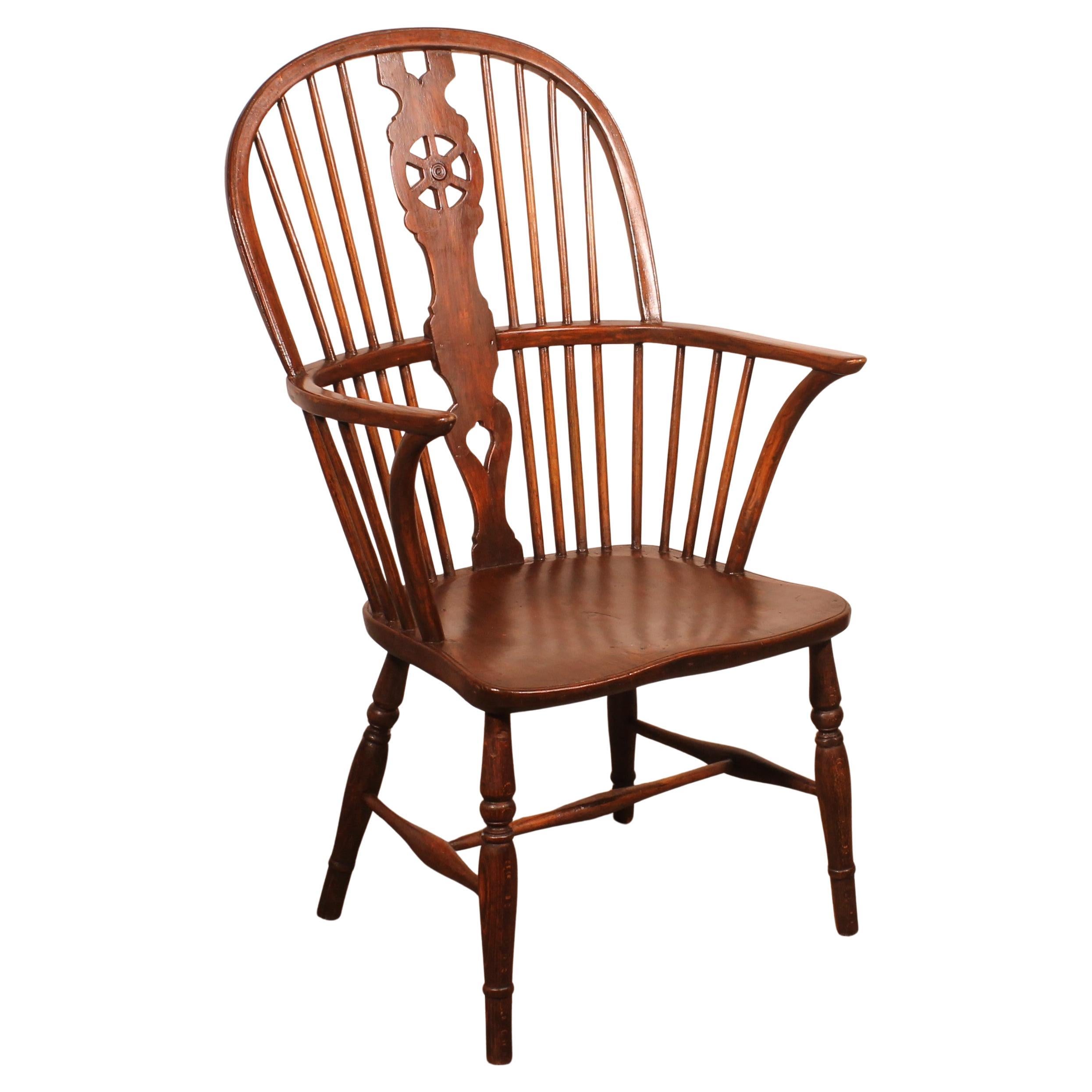 Windsor Armchair In Chestnut And Yew Wood - 18th Century