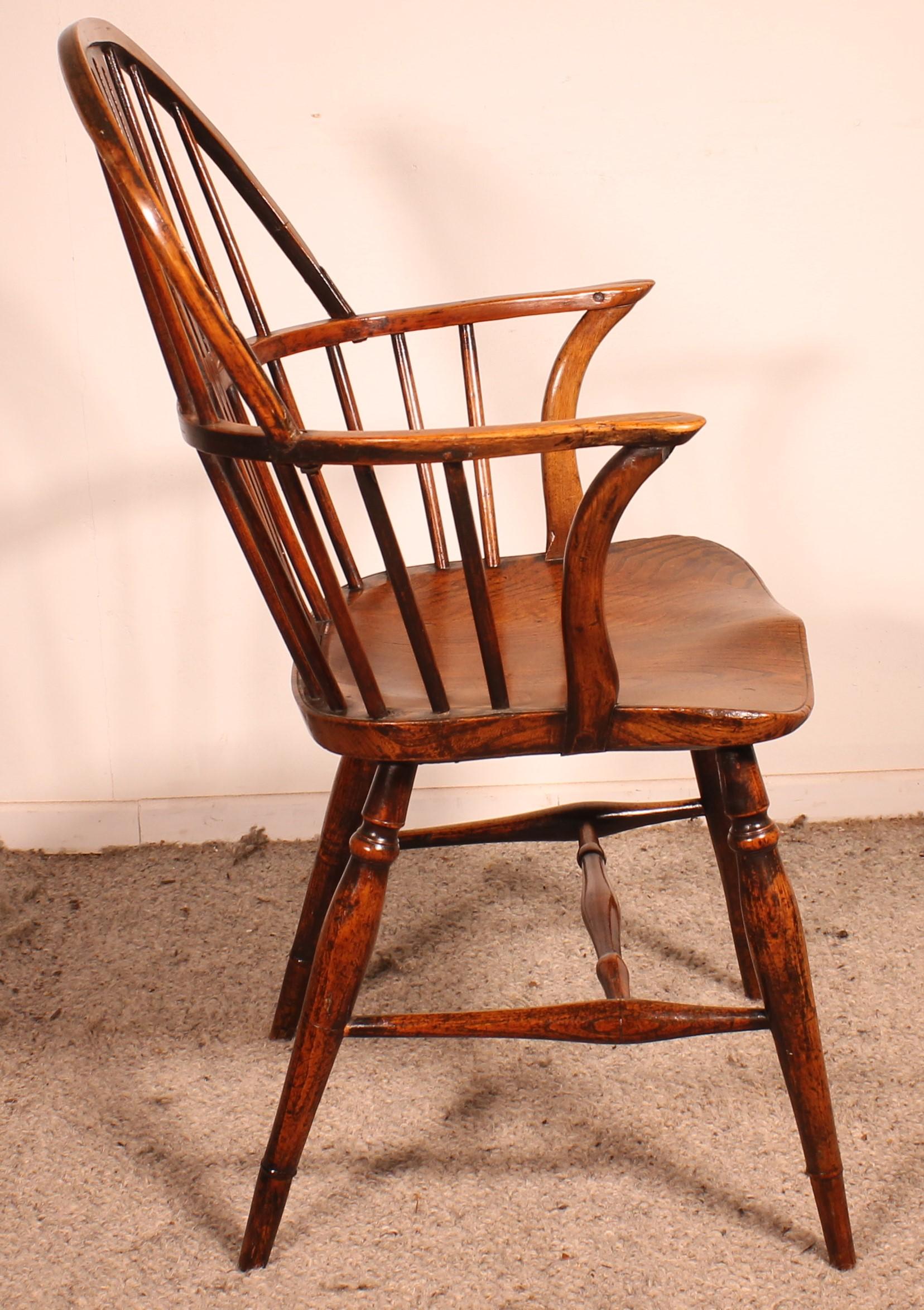 Windsor Armchair In Chestnut Early 19th Century For Sale 3