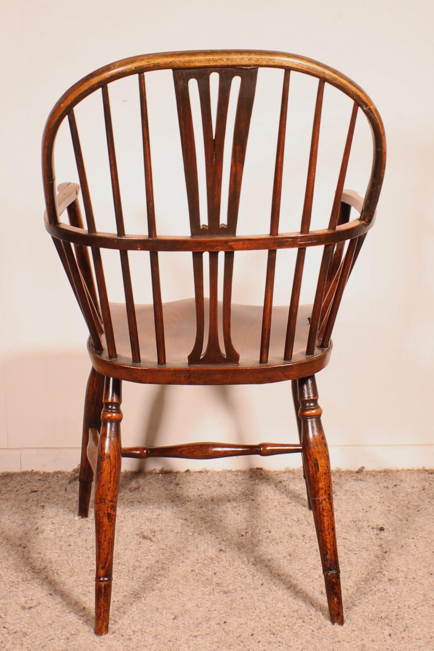 Windsor Armchair In Chestnut Early 19th Century For Sale 4