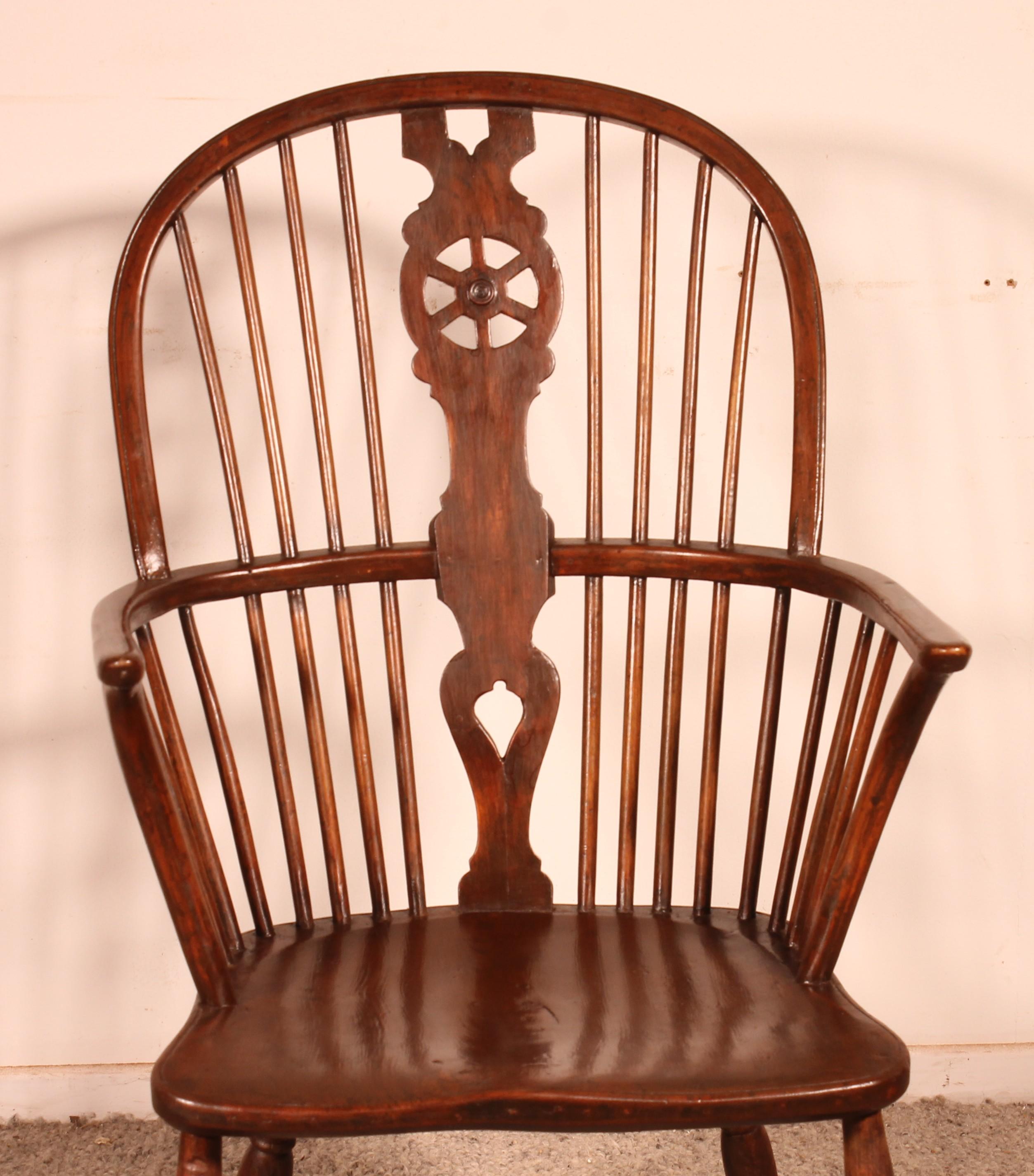 Sillón Windsor de madera de tejo y fresno - Siglo XVIII en Bueno estado para la venta en Brussels, Brussels