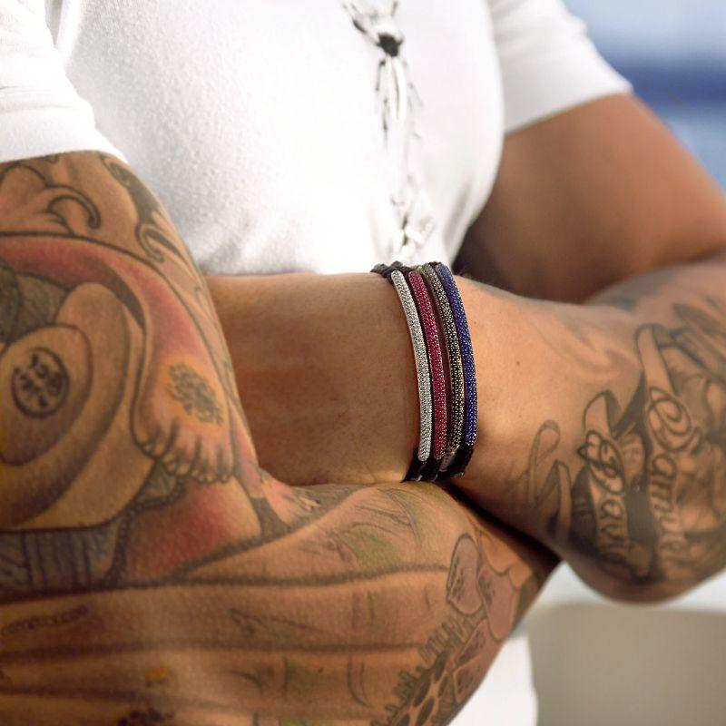 Uomo Bracciale Windsor con 139 zaffiri blu in macramè e argento, taglia M in vendita