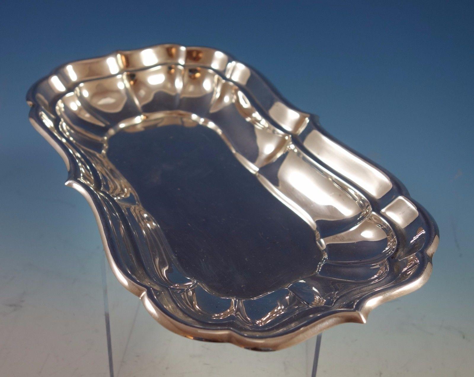 Windsor by Reed & Barton sterling silver bread tray. The piece is marked with #X959R. The tray measures 1 1/4