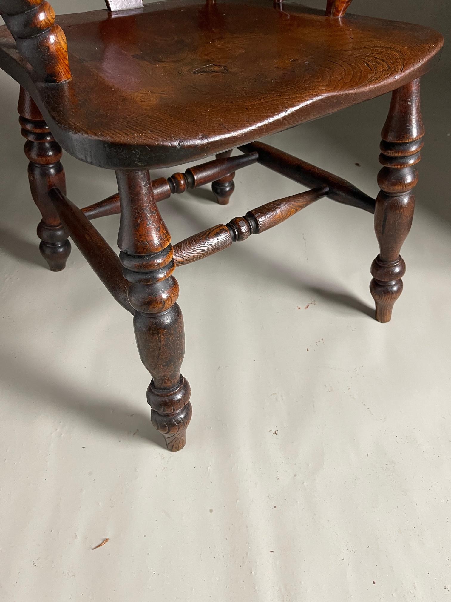 Windsor-Stuhl Englisch um 1840 im Zustand „Gut“ im Angebot in Bakewell, GB