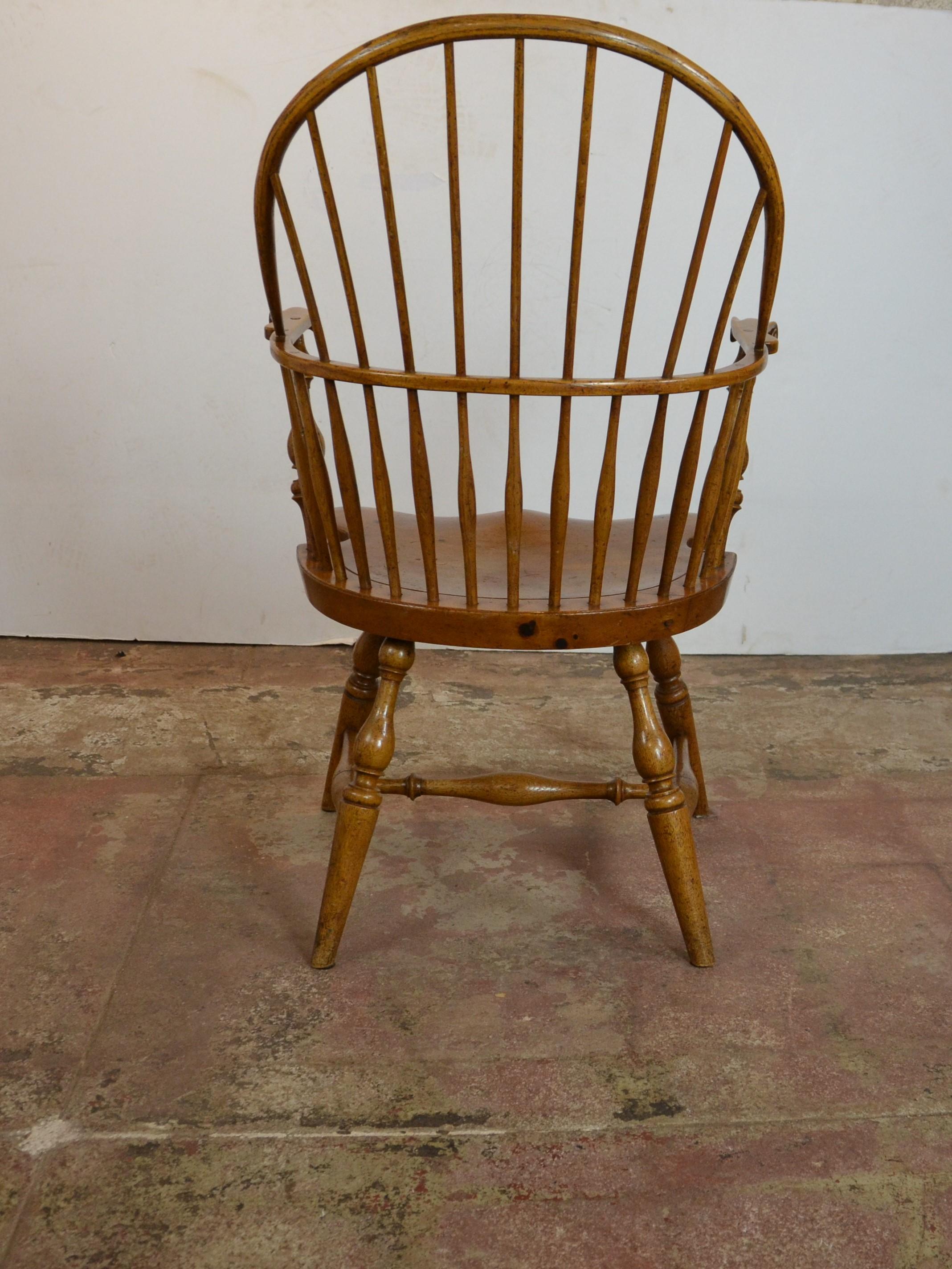Windsor Chairs  by  Rennick Furniture  In Good Condition In Pomona, CA