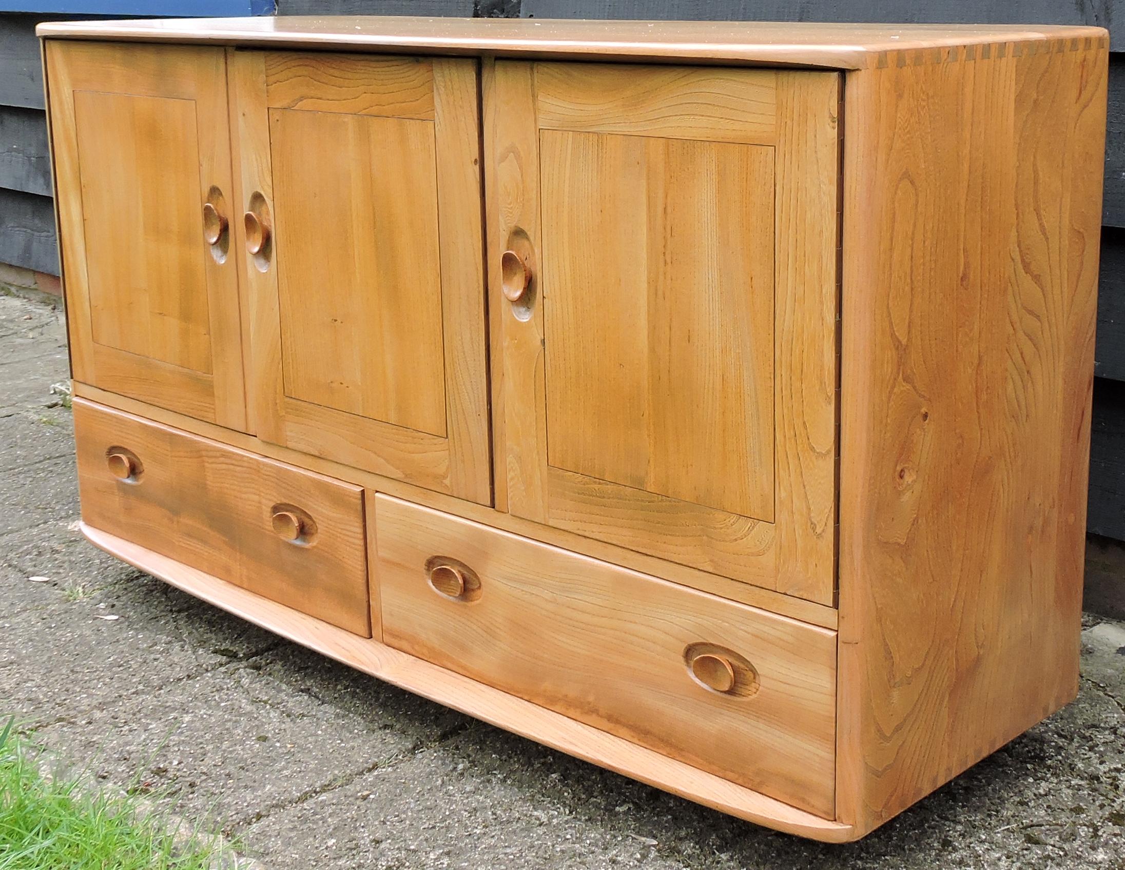 Mid-Century Modern Windsor Model 468 Blonde Sideboard With Drawers by Ercol, 1960s For Sale