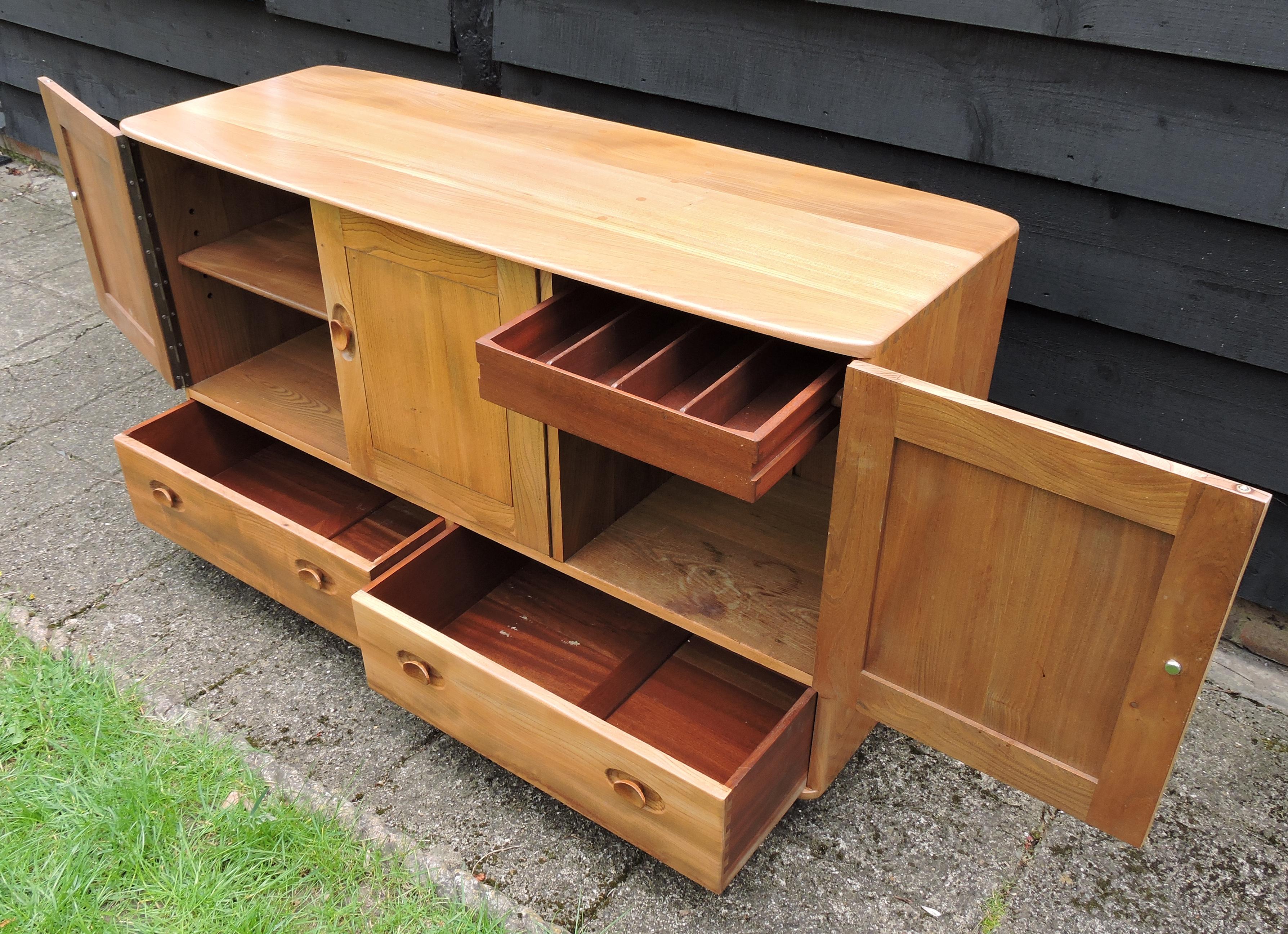 Elm Windsor Model 468 Blonde Sideboard With Drawers by Ercol, 1960s For Sale