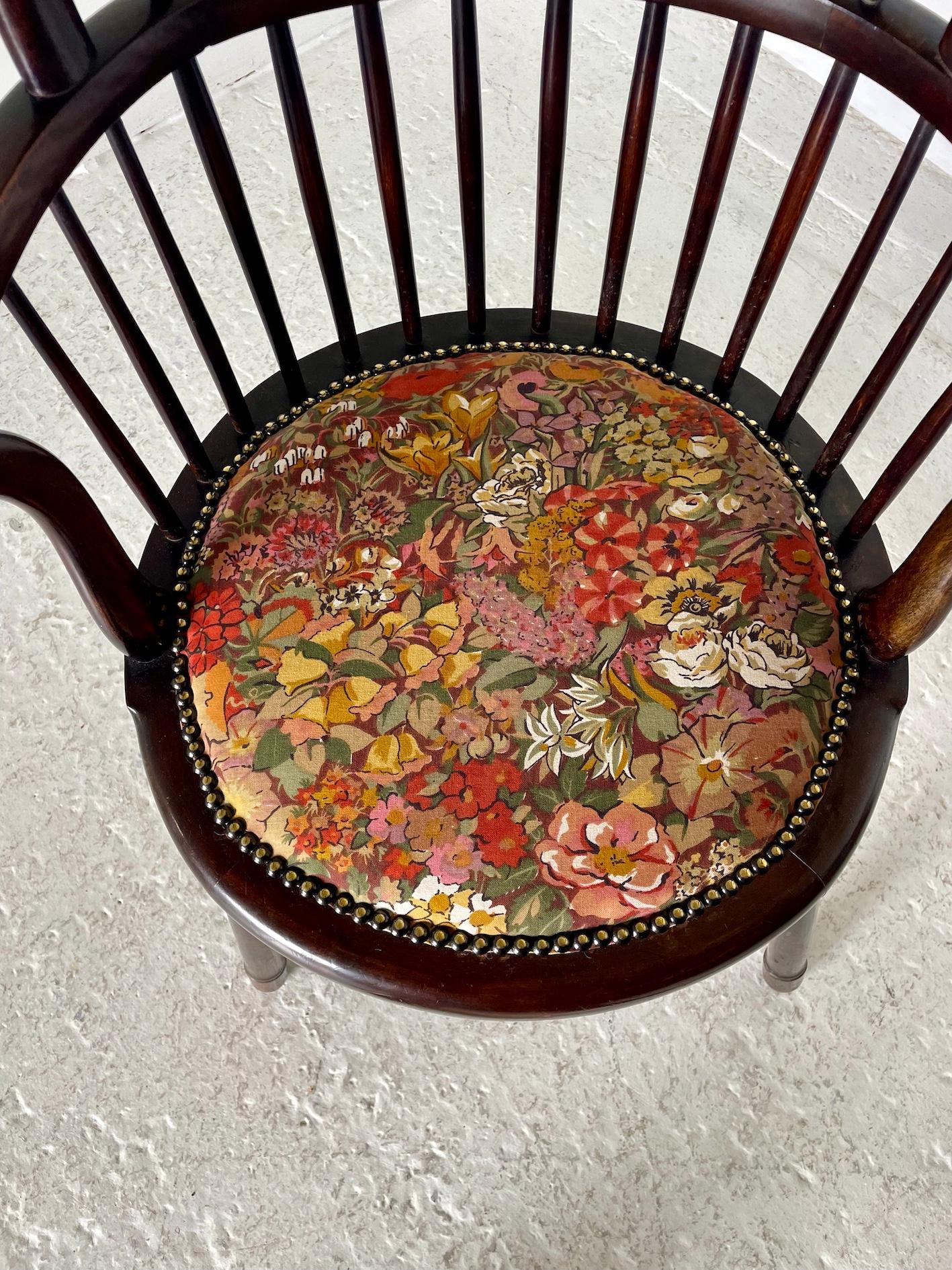 Arts and Crafts Sedia con schienale a botte in stile Windsor in vendita