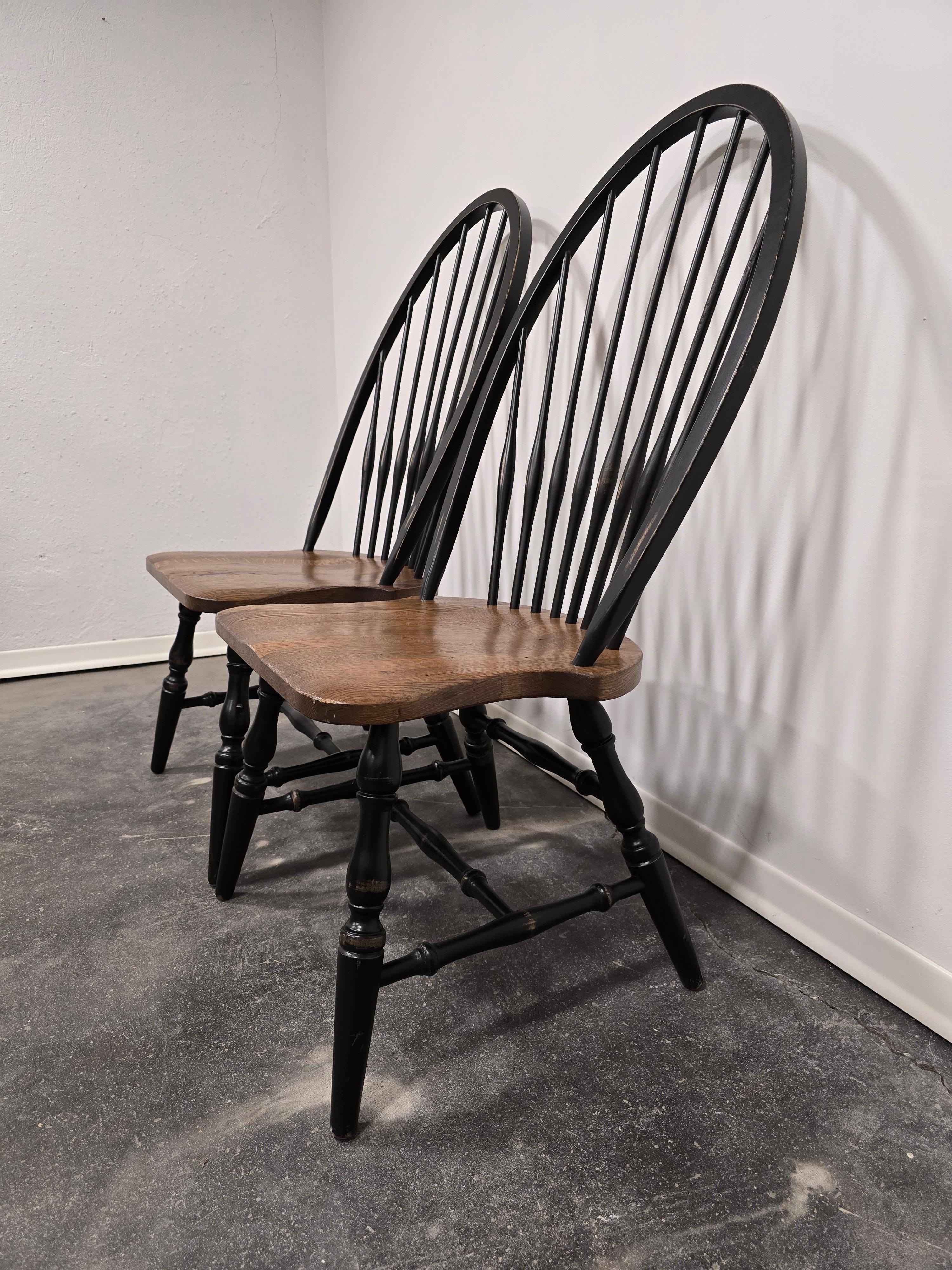 Slovène Chaises Windsor 1 sur 2 en vente