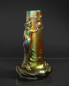 Windwept-Mädchenvase von Lajos Mack für Zsolnay