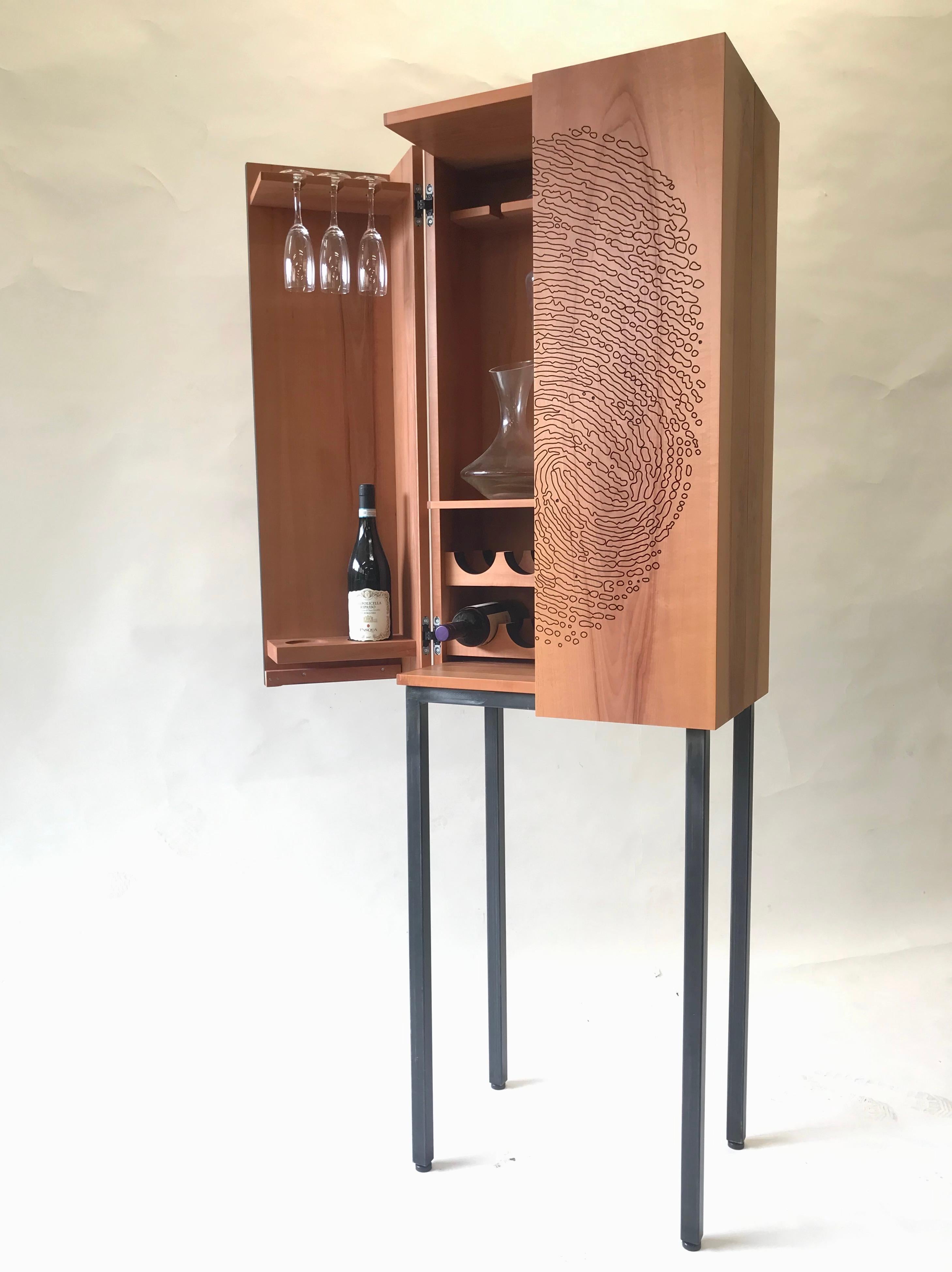 Wine Cabinet pear wood storage In New Condition For Sale In DE MEERN, UT