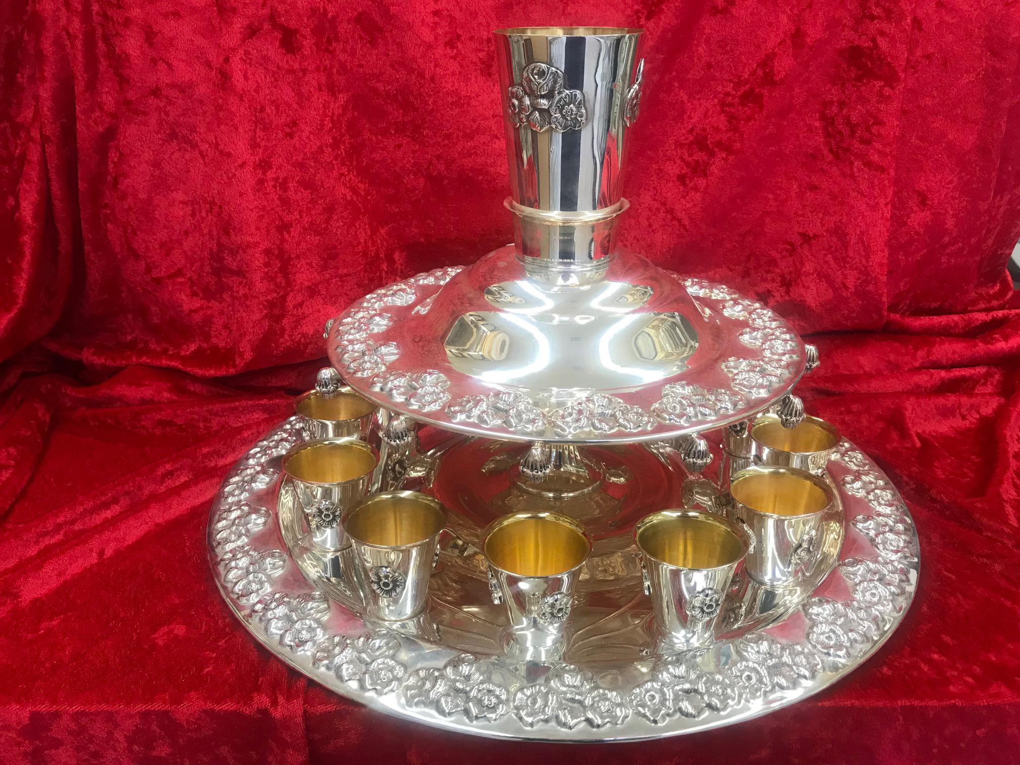 Women's or Men's Wine Fountain in .925 Sterling Silver and 18 Karat Gold-Plated Inside Each Cups For Sale