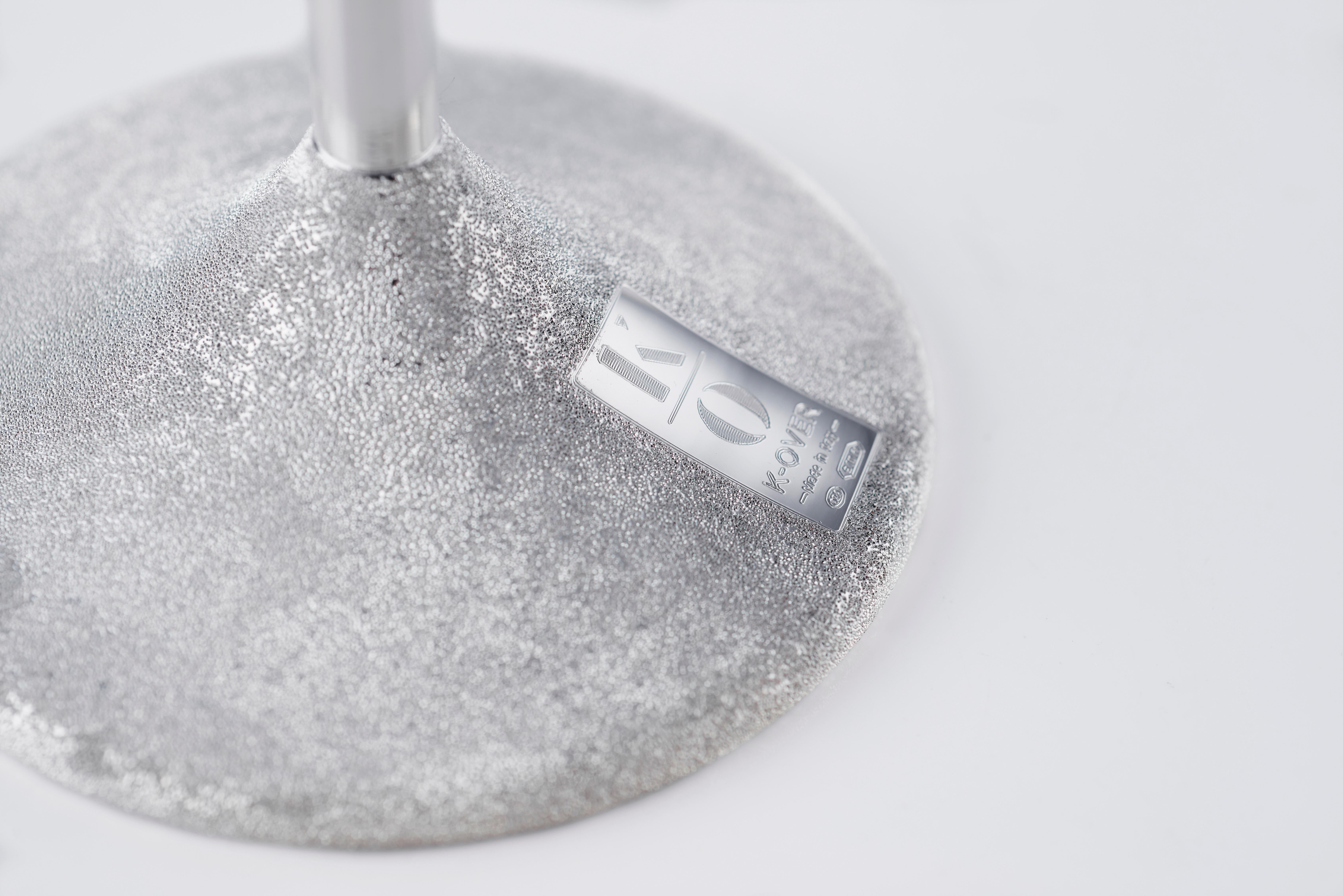 K-OVER’s personalized oversized wine glasses with diamond-cut silver stems are our latest innovation, perfectly blending elegance and practicality. These glasses are designed to cater to any wine enthusiast’s needs and are also suitable for iced