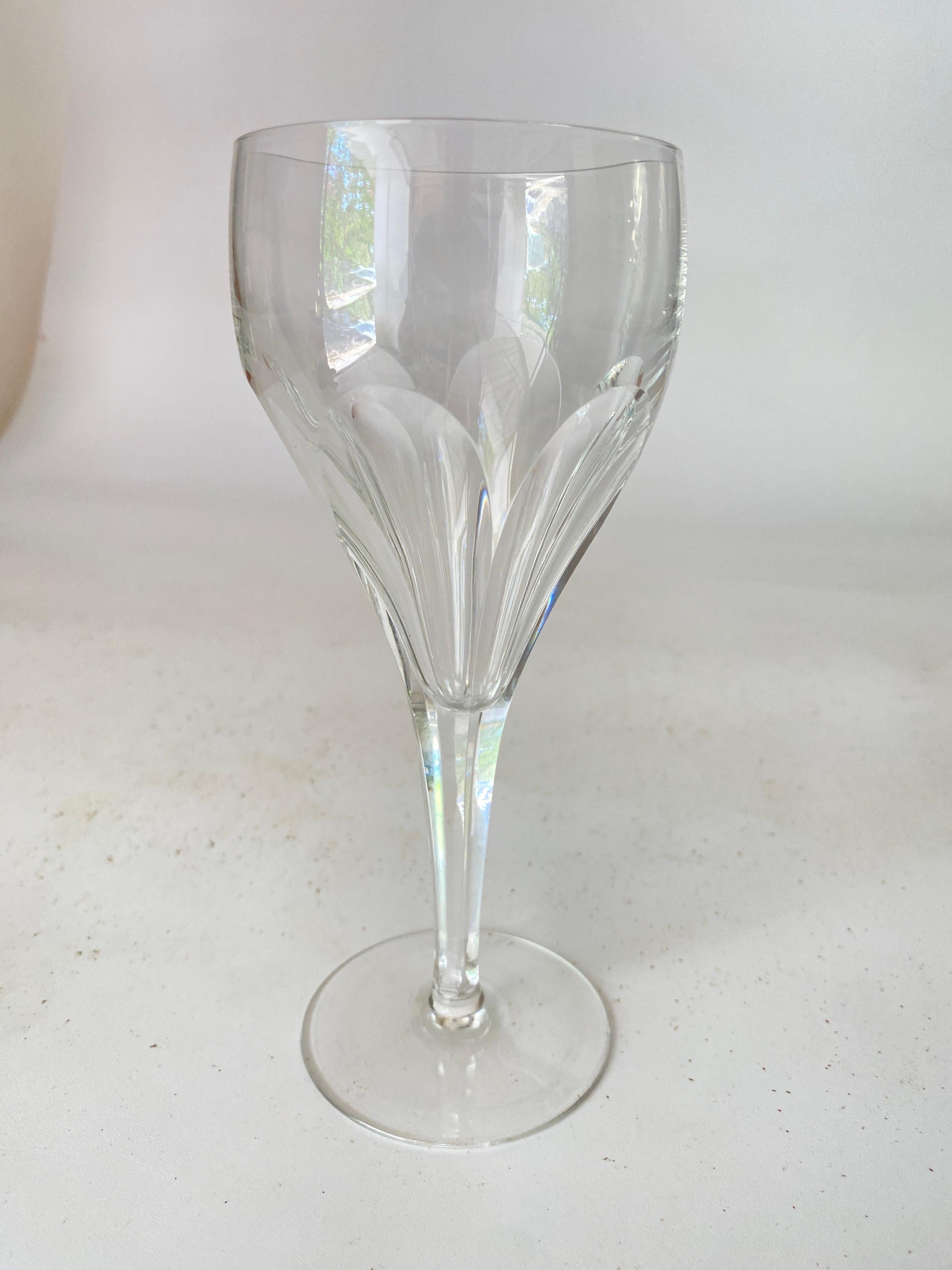 Art Deco Wine Glasses in Crystal in transparent Color France circa 1940 Set of 8 For Sale