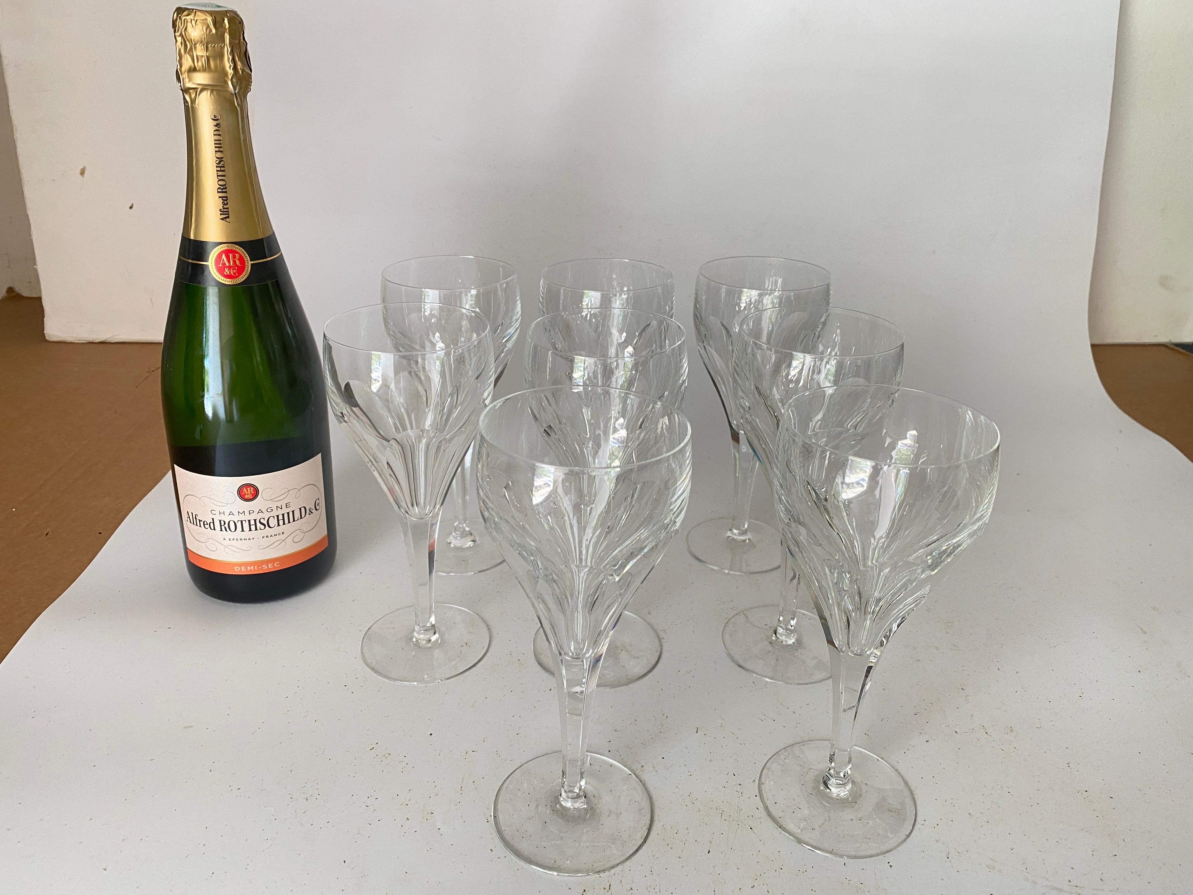 Wine Glasses in Crystal in transparent Color France circa 1940 Set of 8 For Sale 2