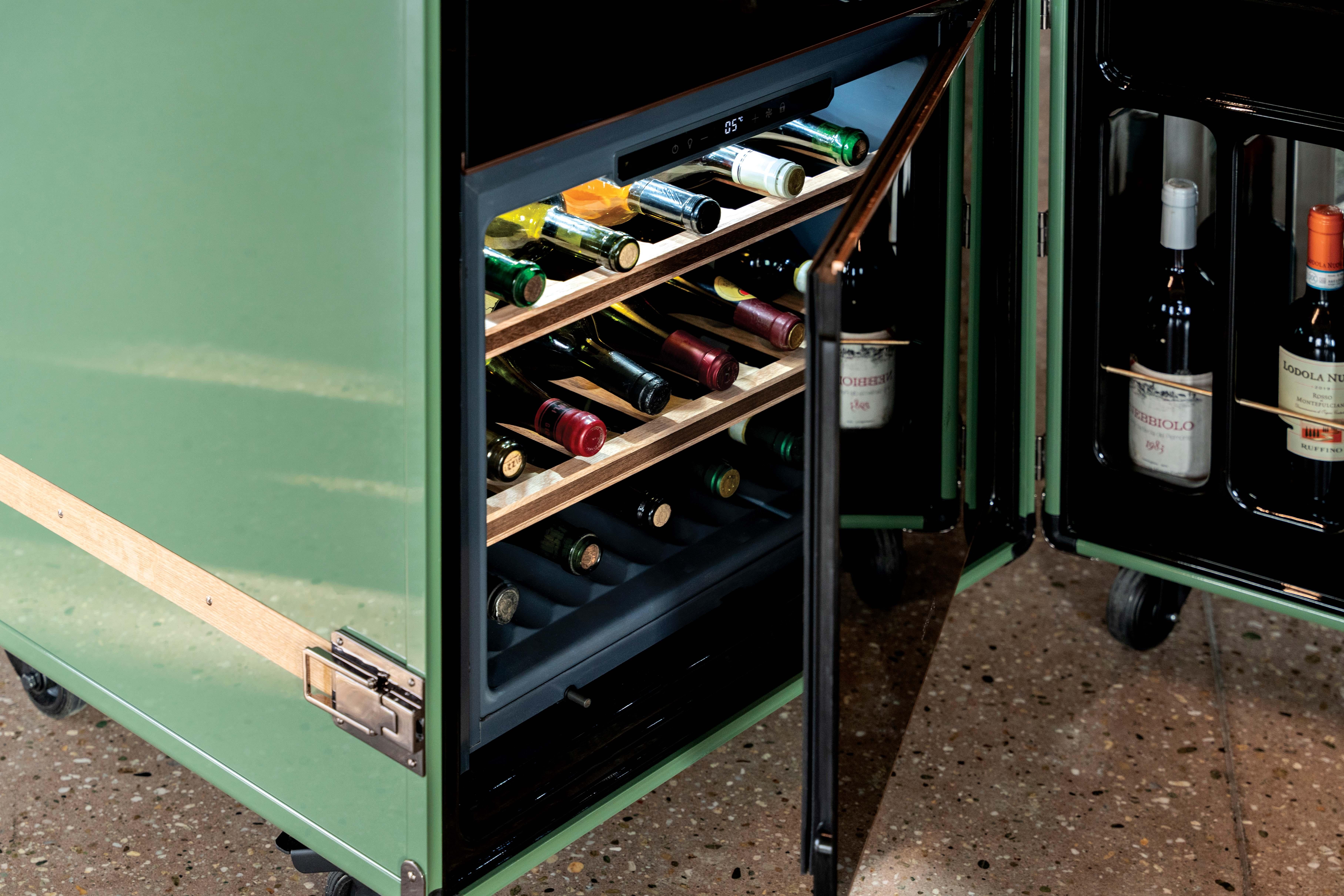 Modern WINE MODERN TRUNK - Your wine cellar with contemporary notes For Sale